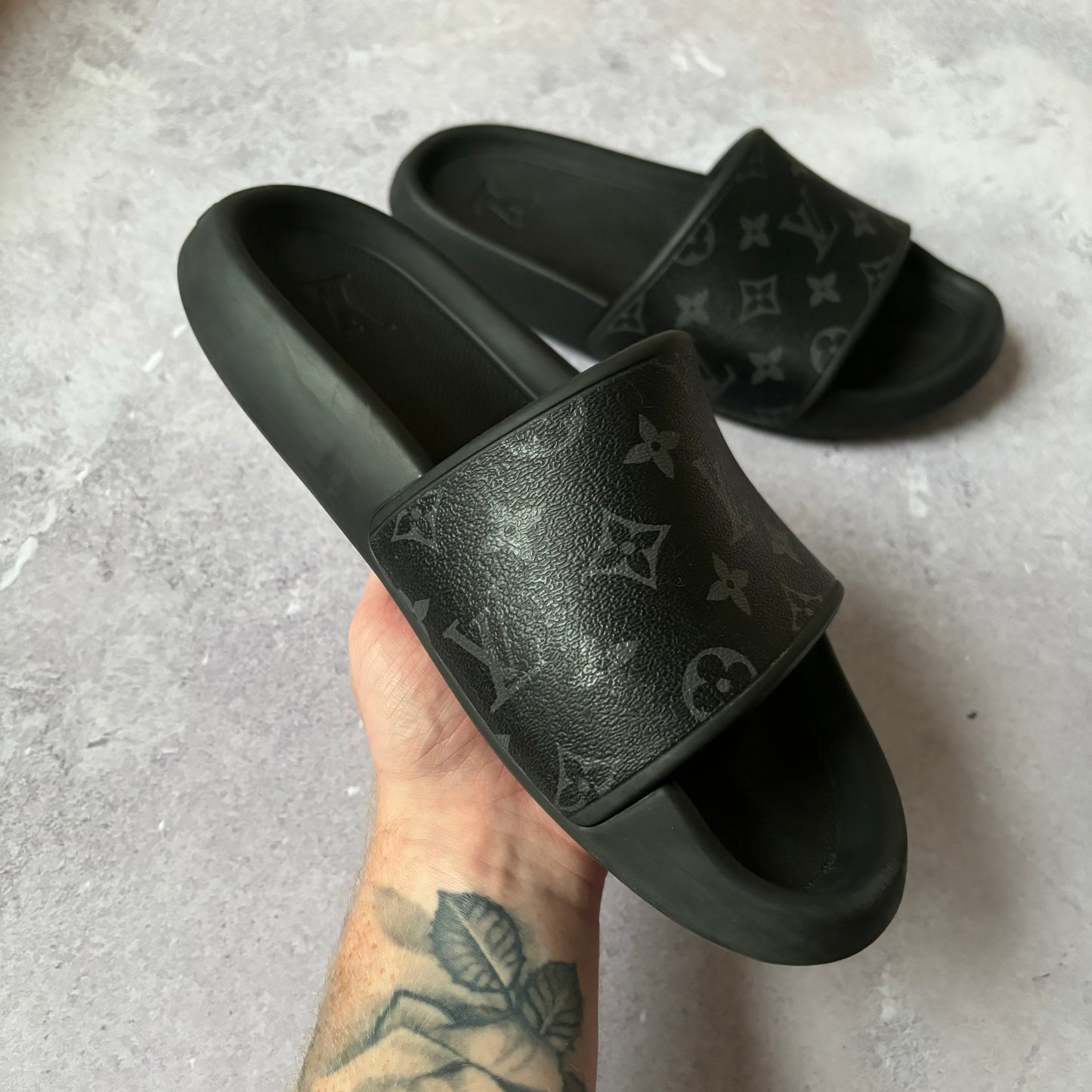 Louis Vuitton Sliders - UK 8