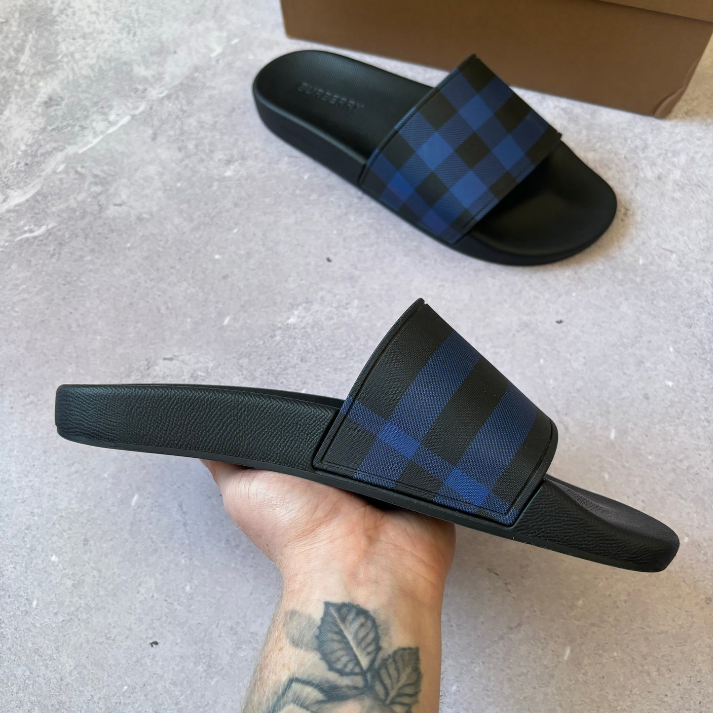 Burberry Sliders - UK 10