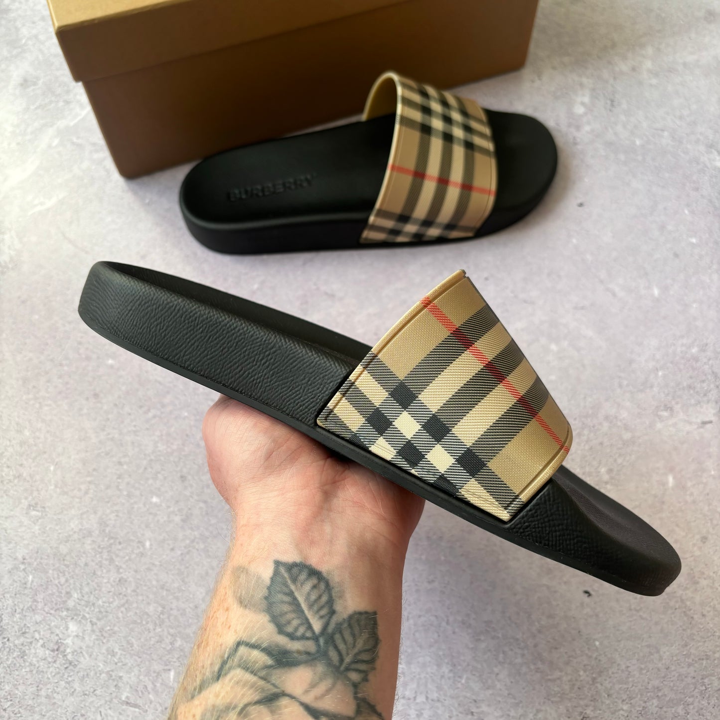 Burberry Sliders - UK 6