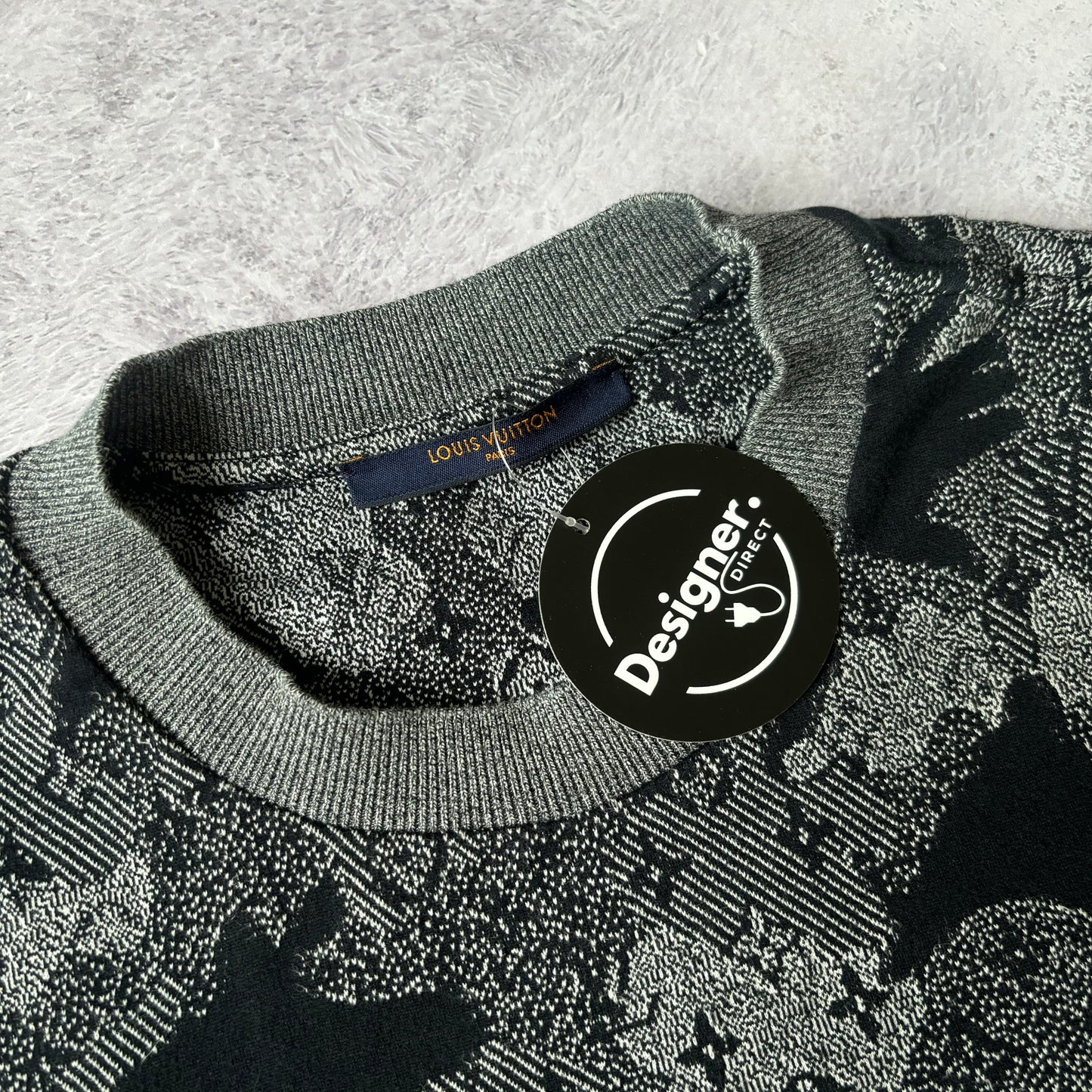 Louis Vuitton T-Shirt - Small