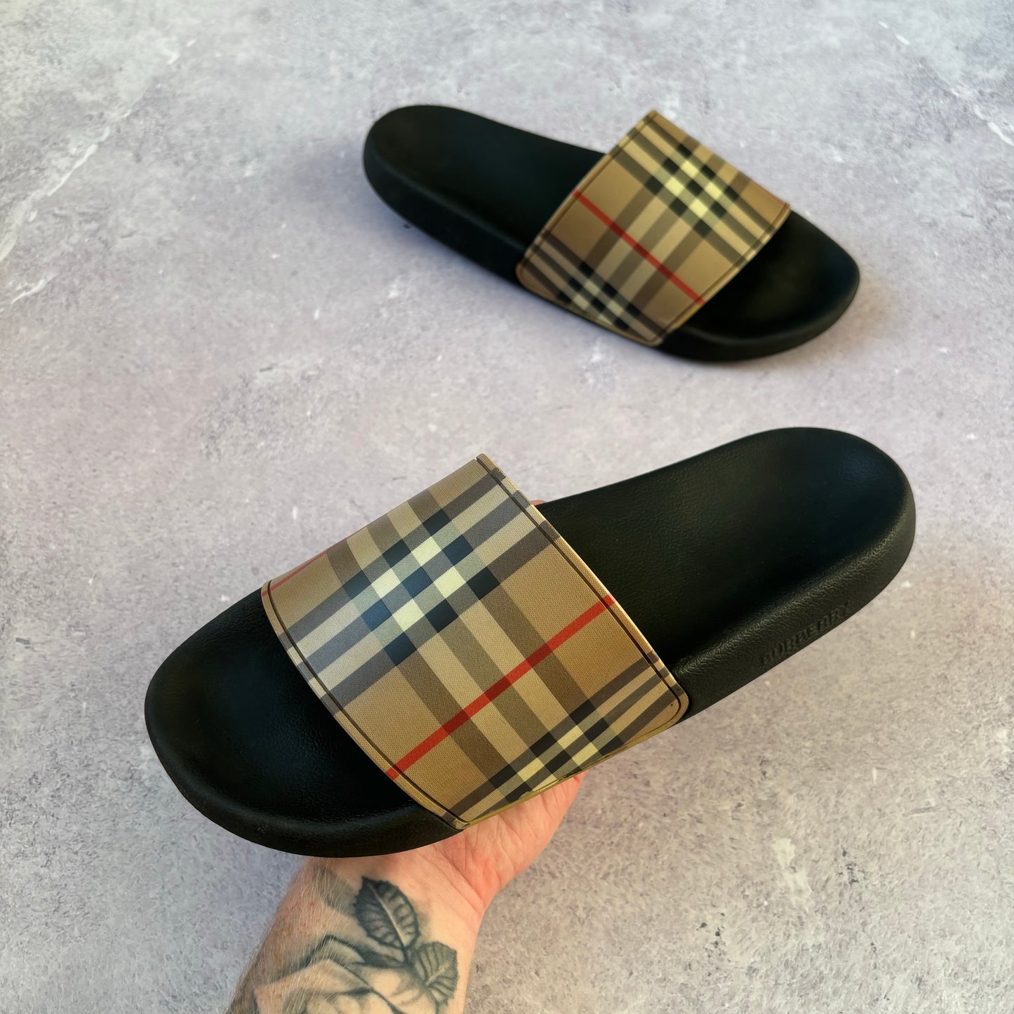 Burberry Sliders - UK 9
