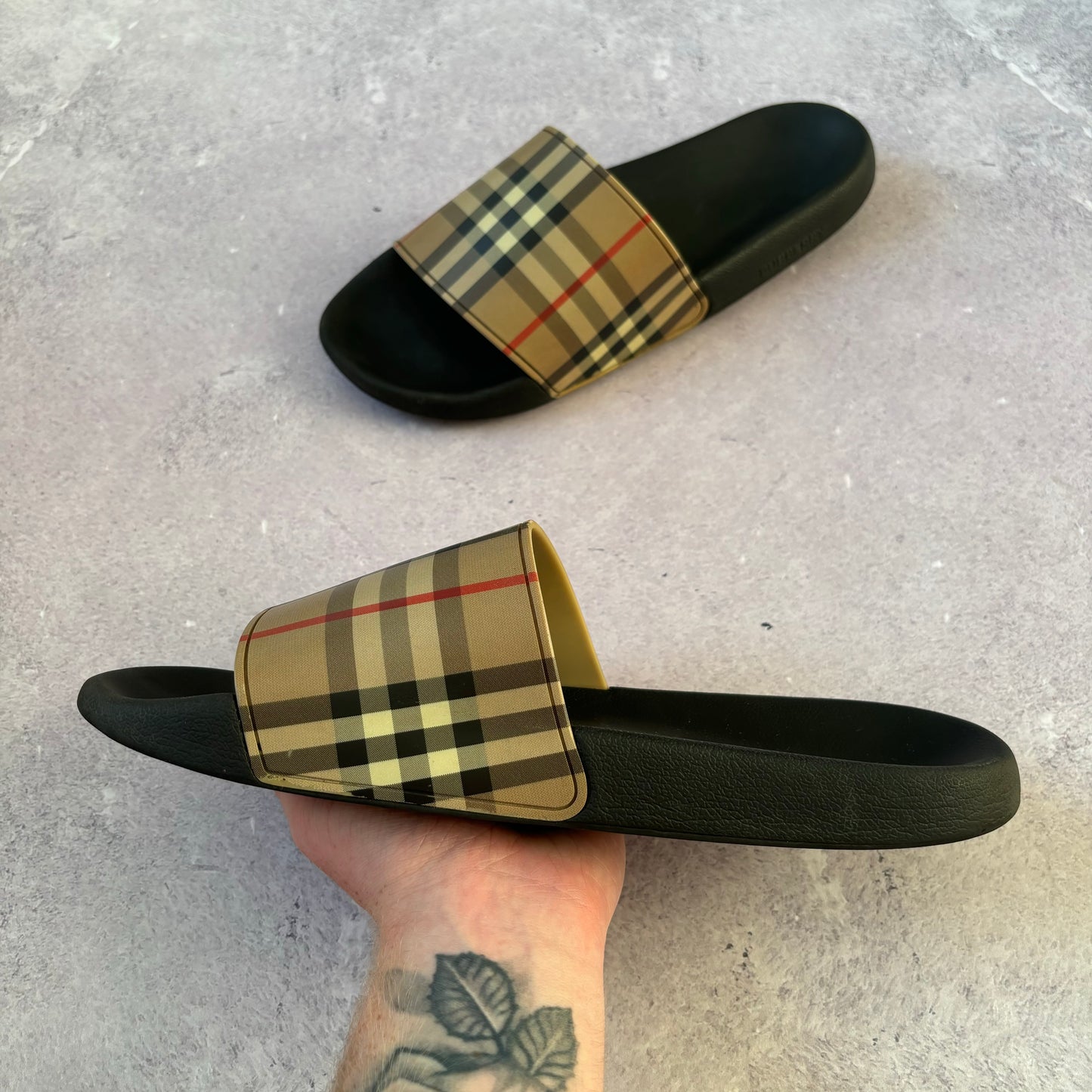 Burberry Sliders - UK 9
