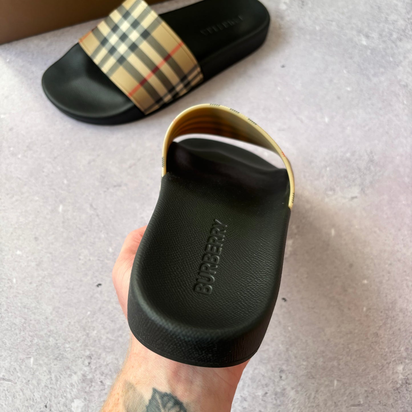 Burberry Sliders - UK 6