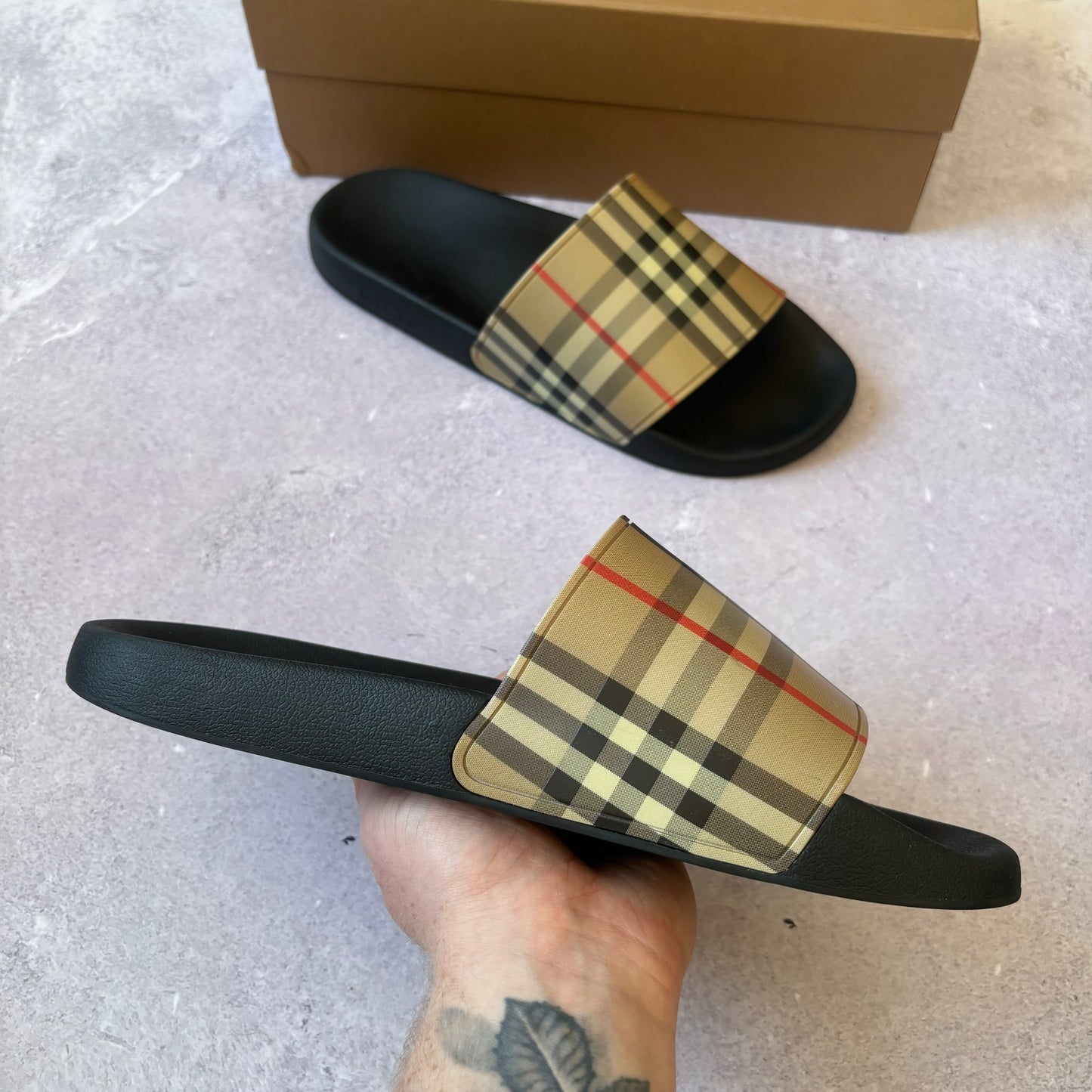 Burberry Sliders - UK 10