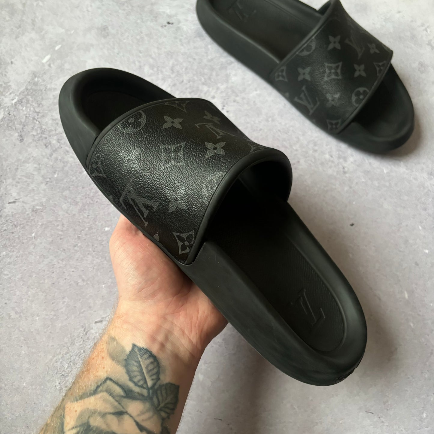 Louis Vuitton Sliders - UK 8