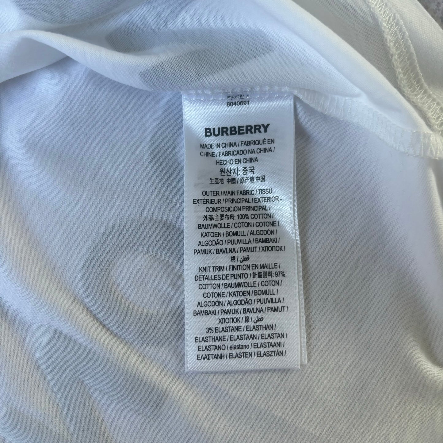 Burberry T-Shirt - Medium