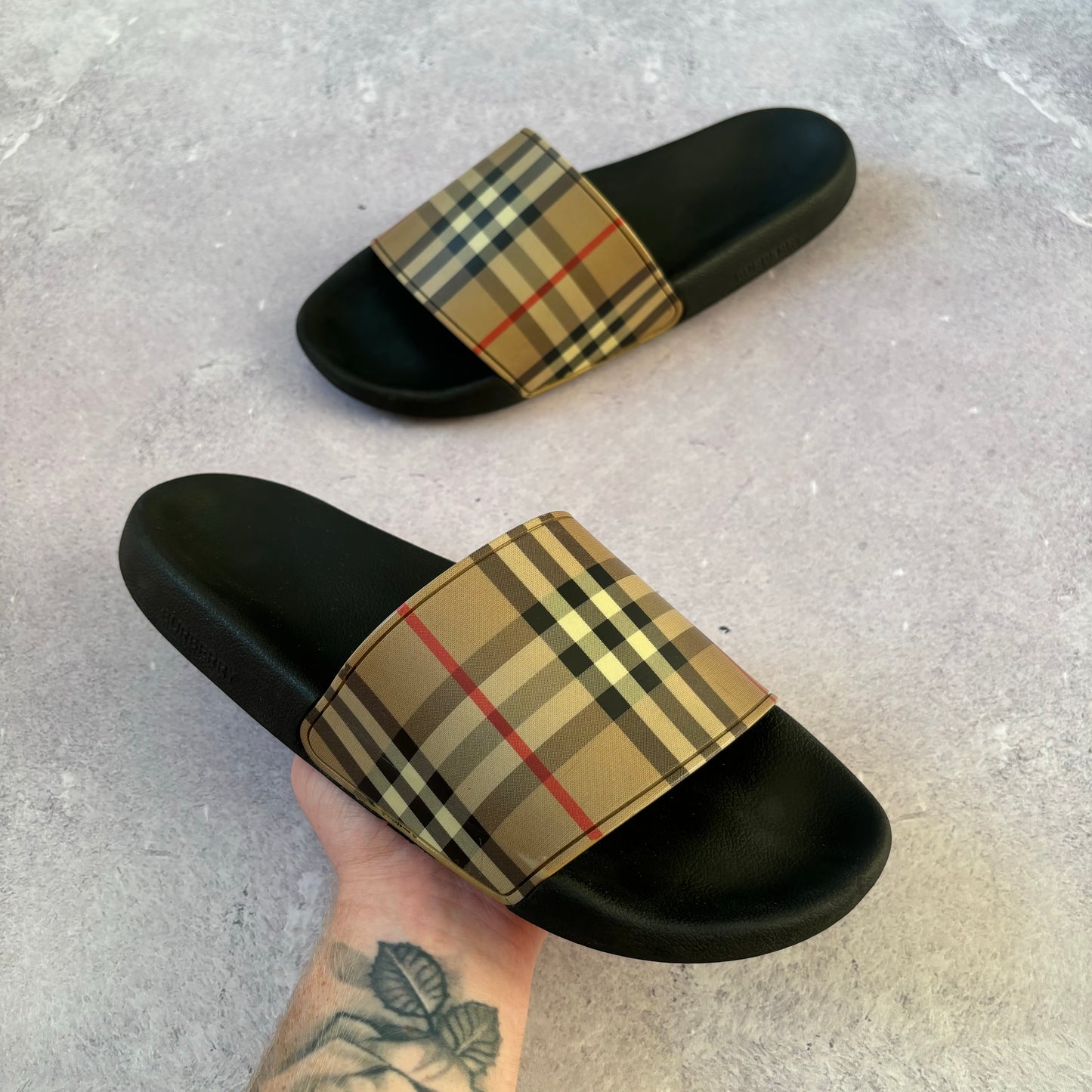 Burberry Sliders - UK 9