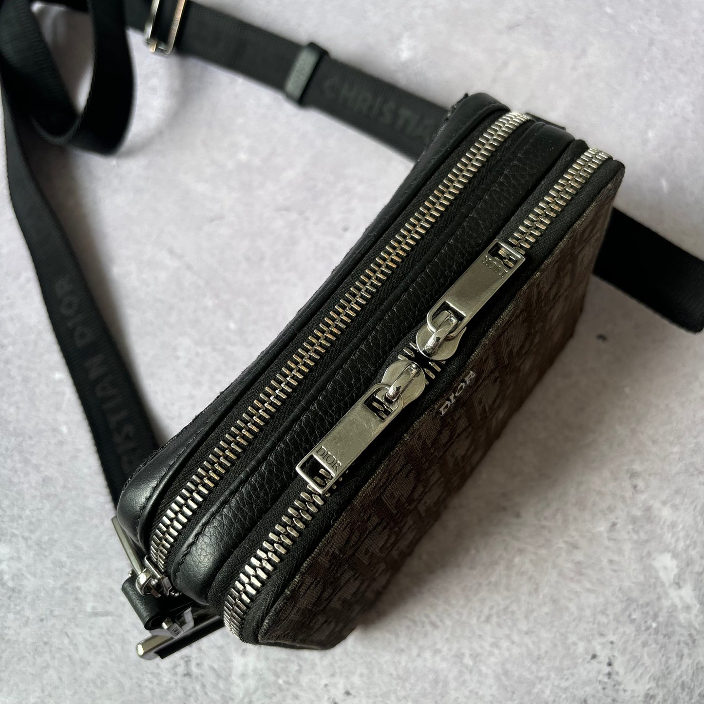 Dior Oblique Jacquard Pouch
Bag