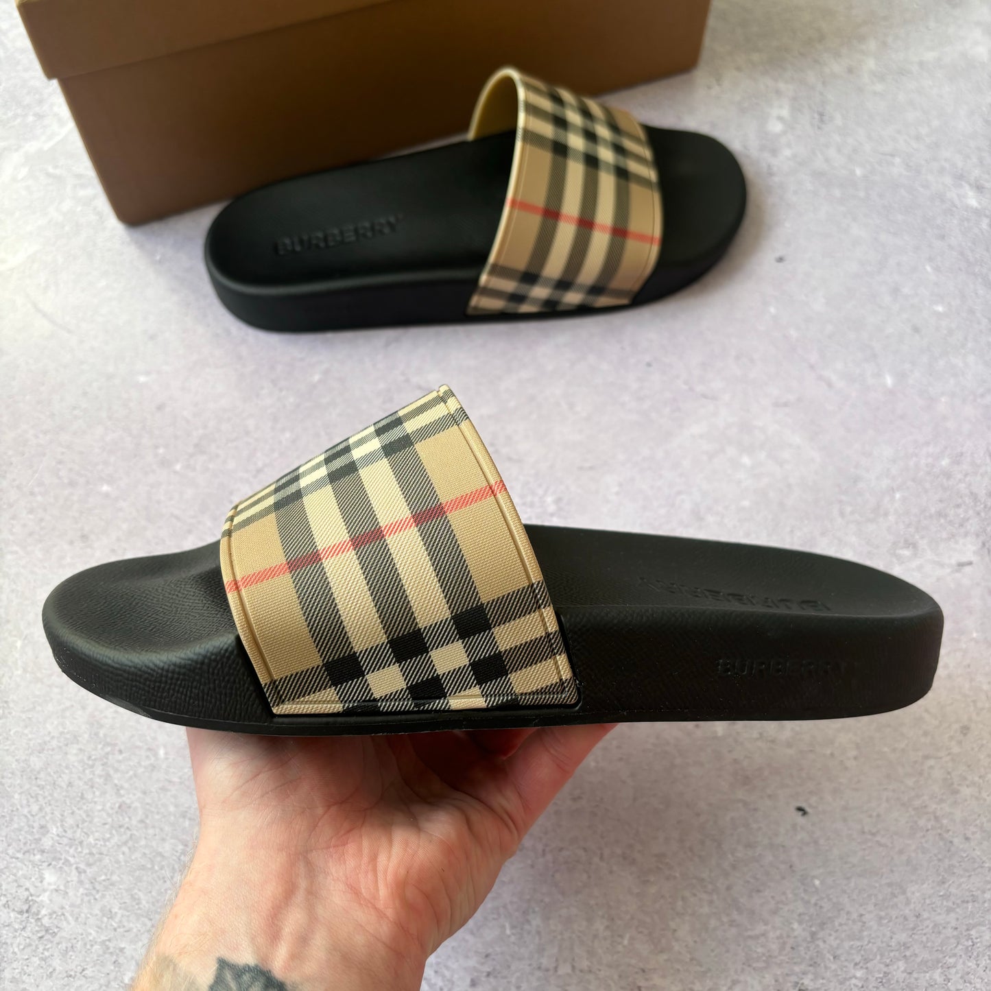 Burberry Sliders - UK 6