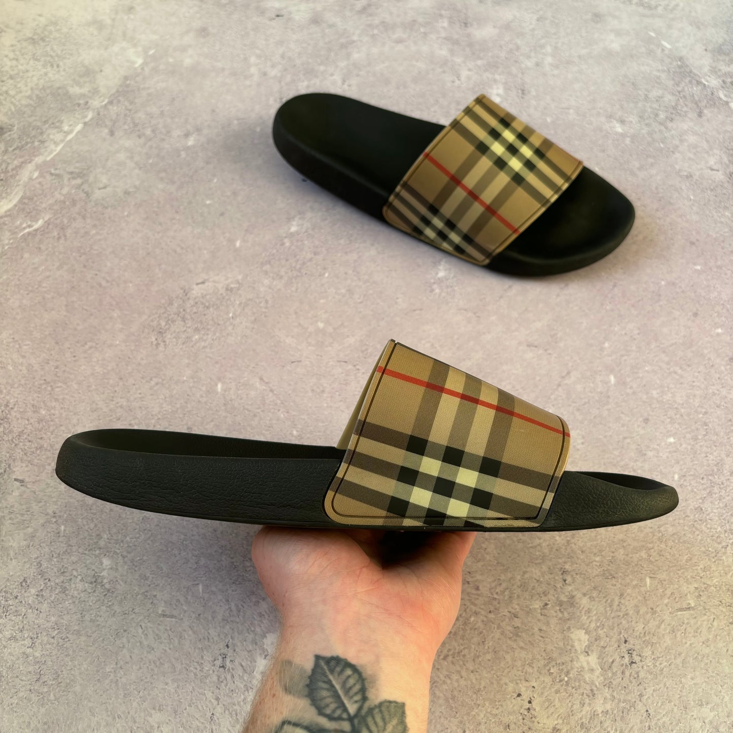 Burberry Sliders - UK 9