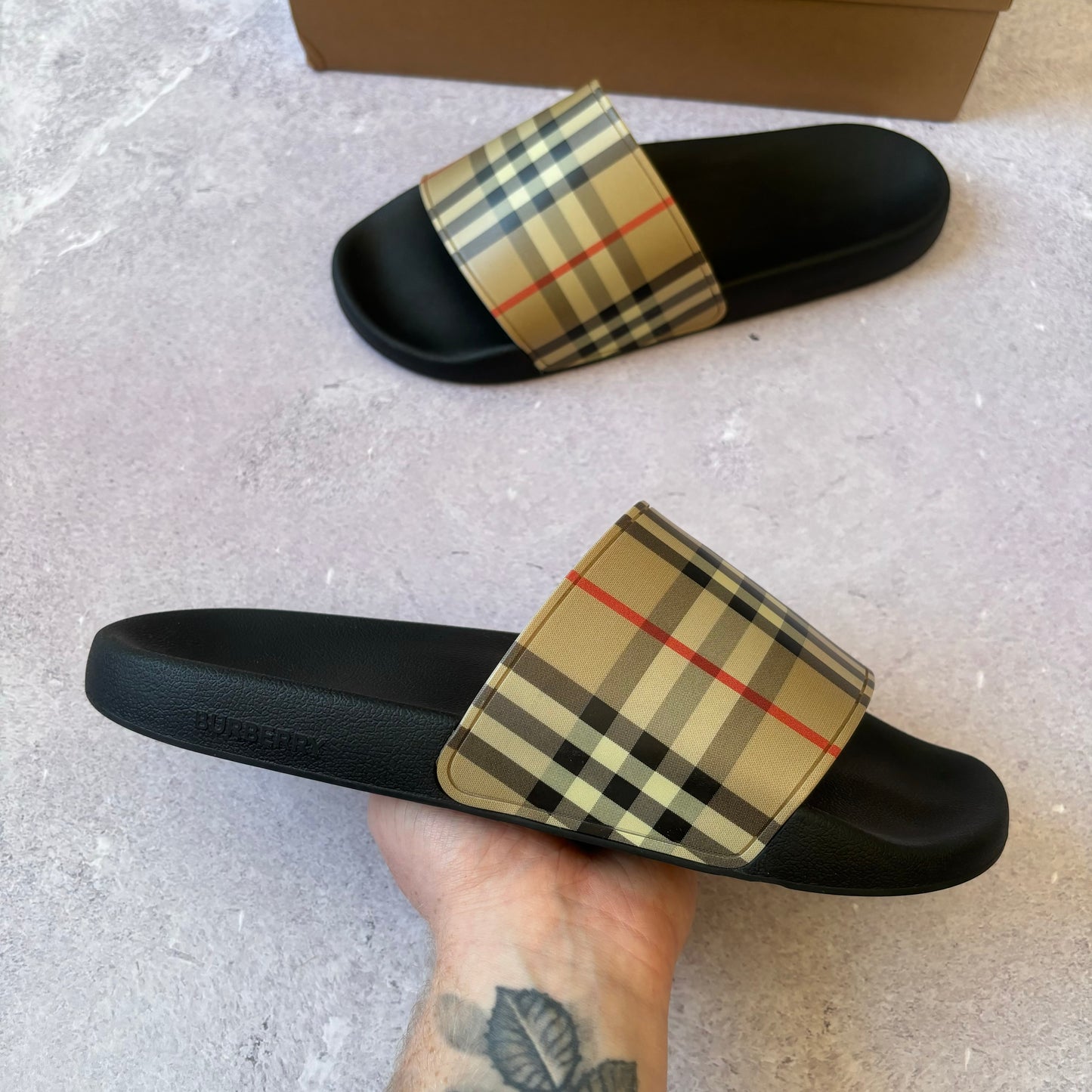 Burberry Sliders - UK 10