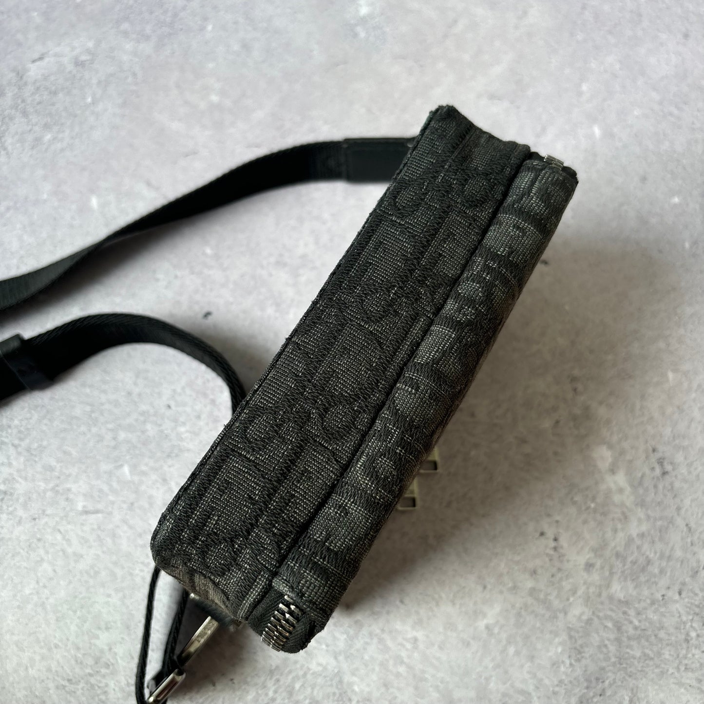 Dior Oblique Jacquard Pouch
Bag