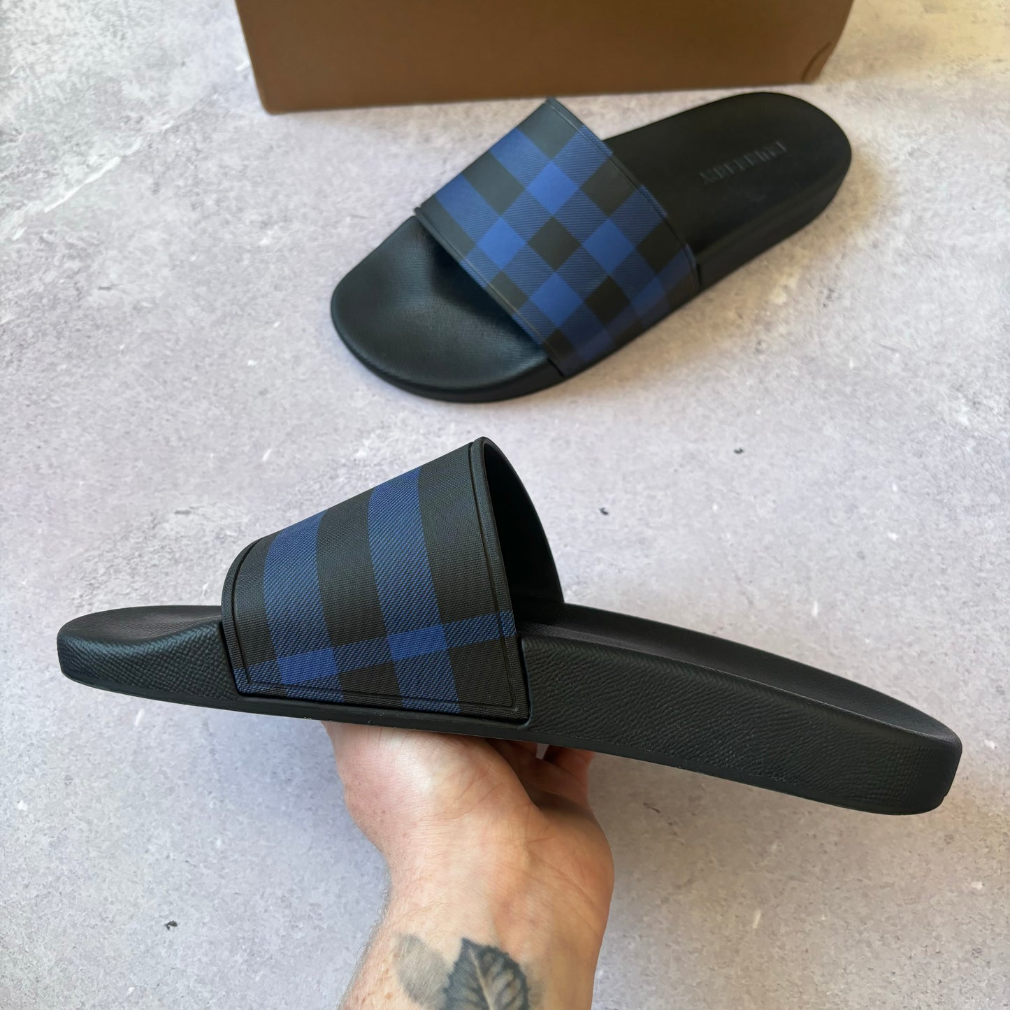 Burberry Sliders - UK 10