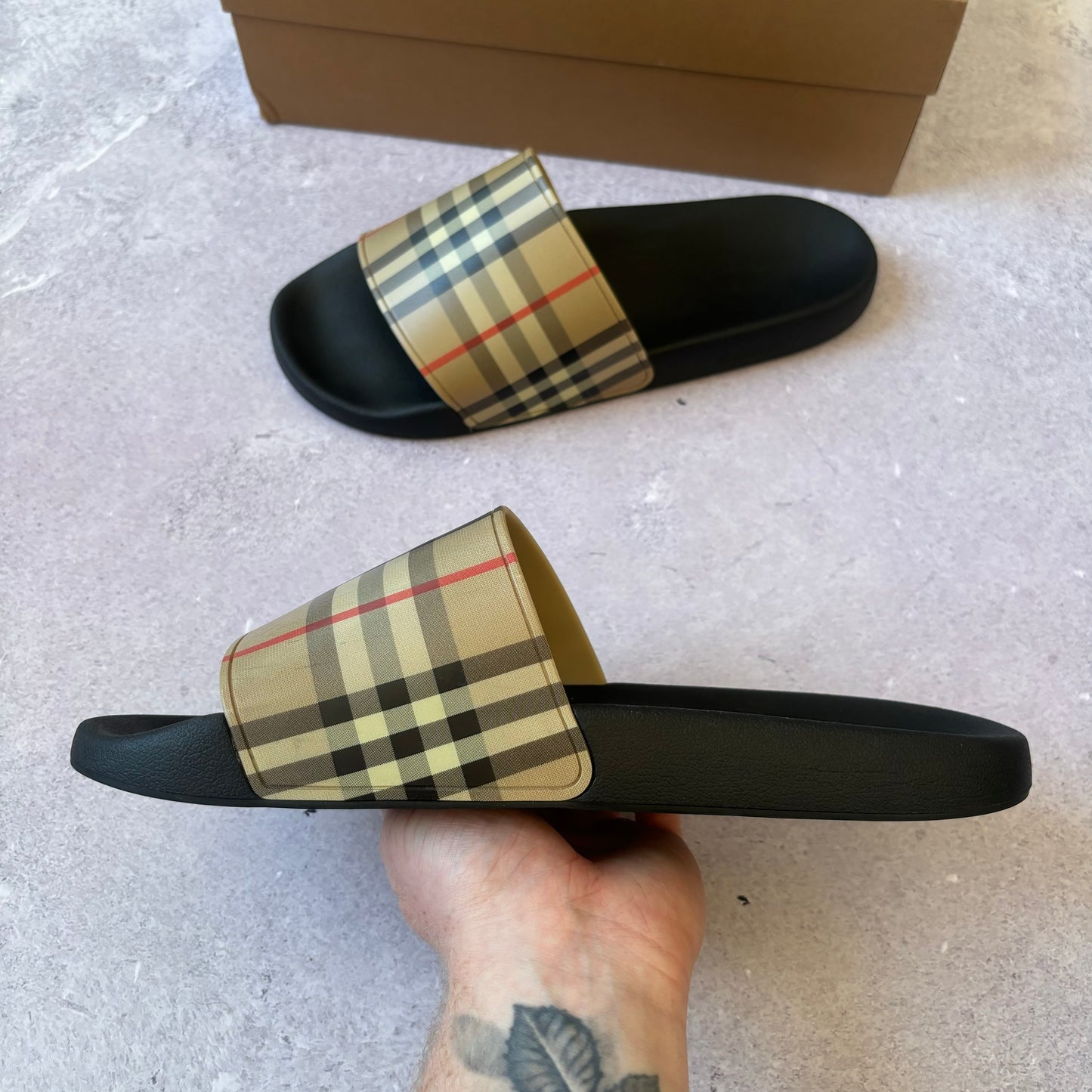 Burberry Sliders - UK 10