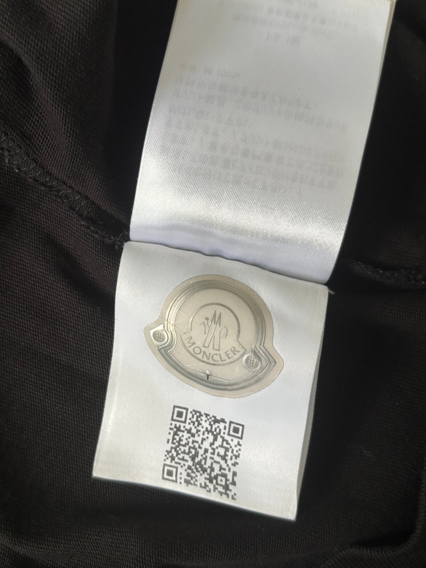 Moncler T-Shirt - Small
