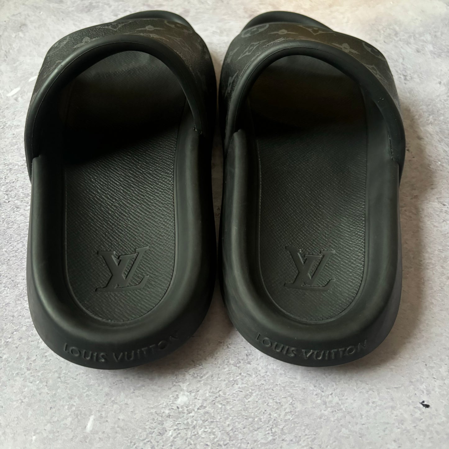 Louis Vuitton Sliders - UK 8