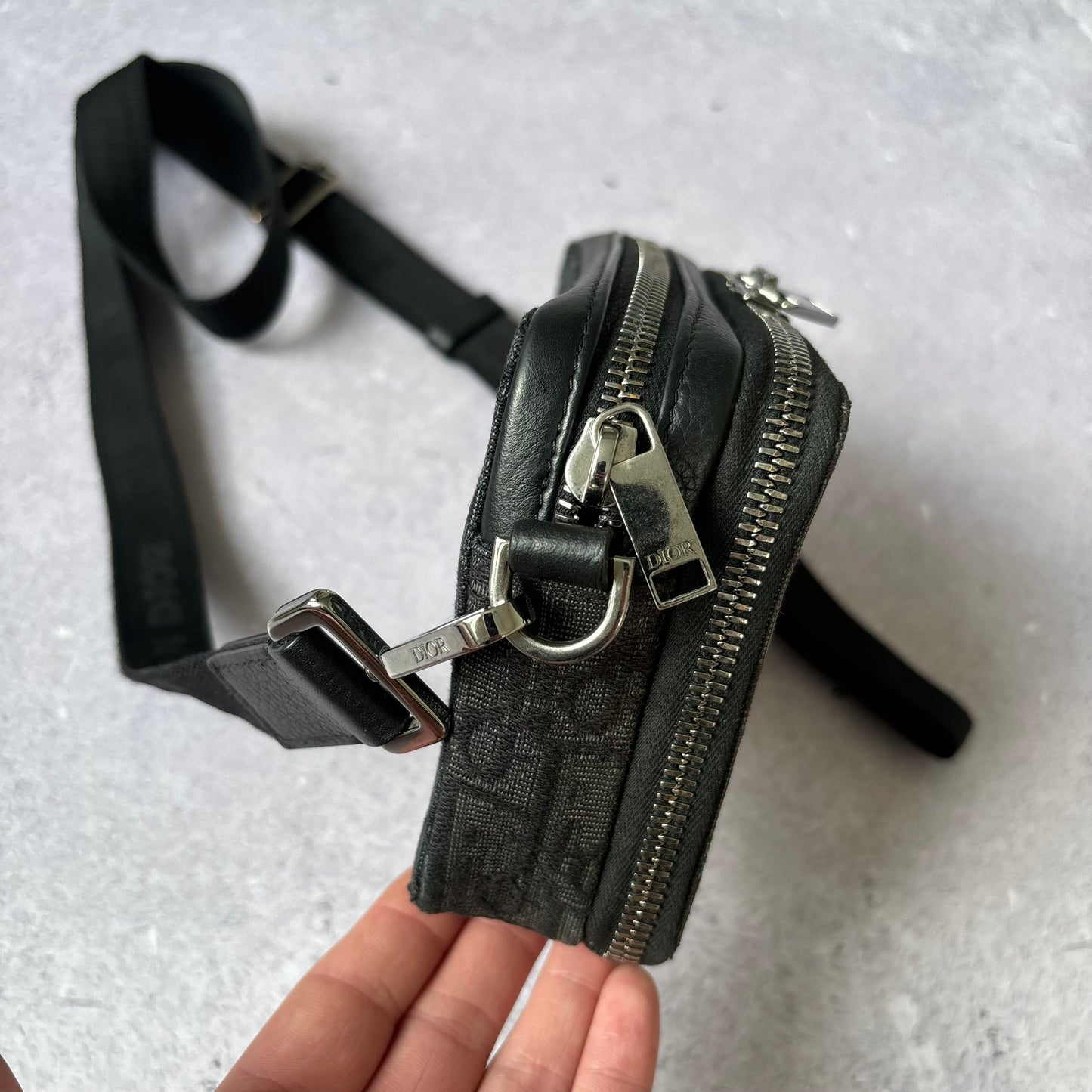 Dior Oblique Jacquard Pouch
Bag