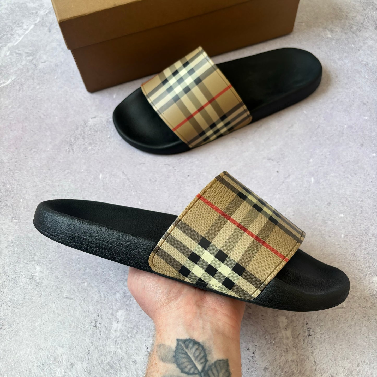 Burberry Sliders - UK 10