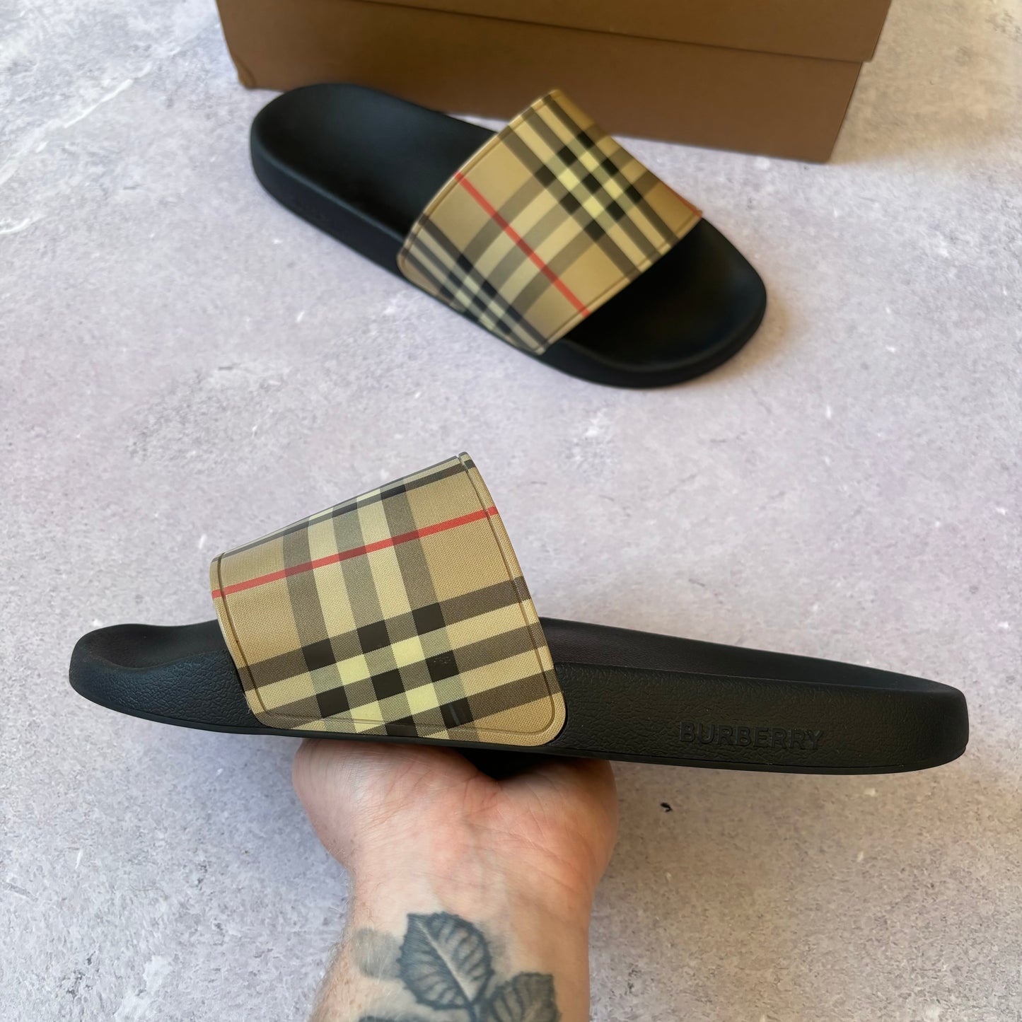 Burberry Sliders - UK 10