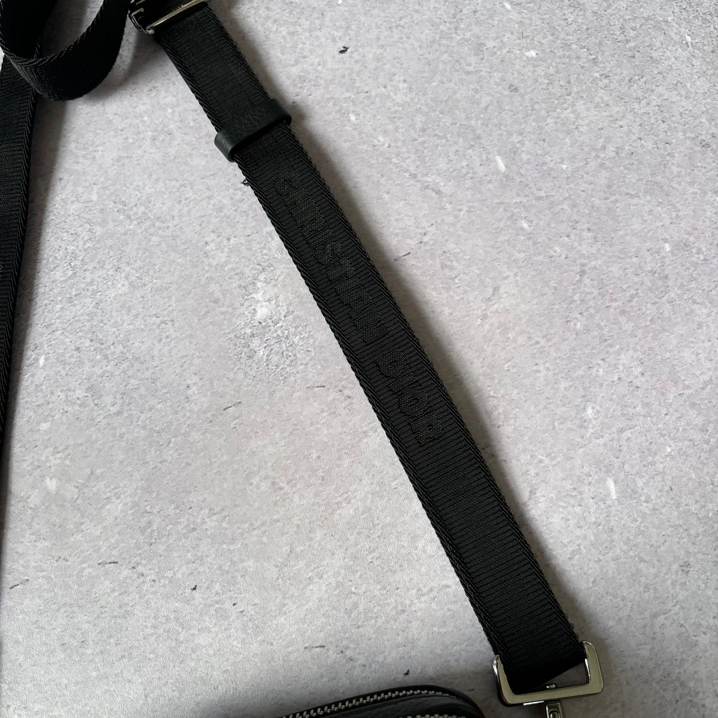 Dior Oblique Jacquard Pouch
Bag