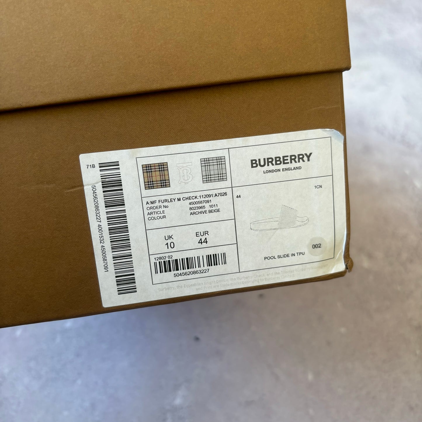 Burberry Sliders - UK 10