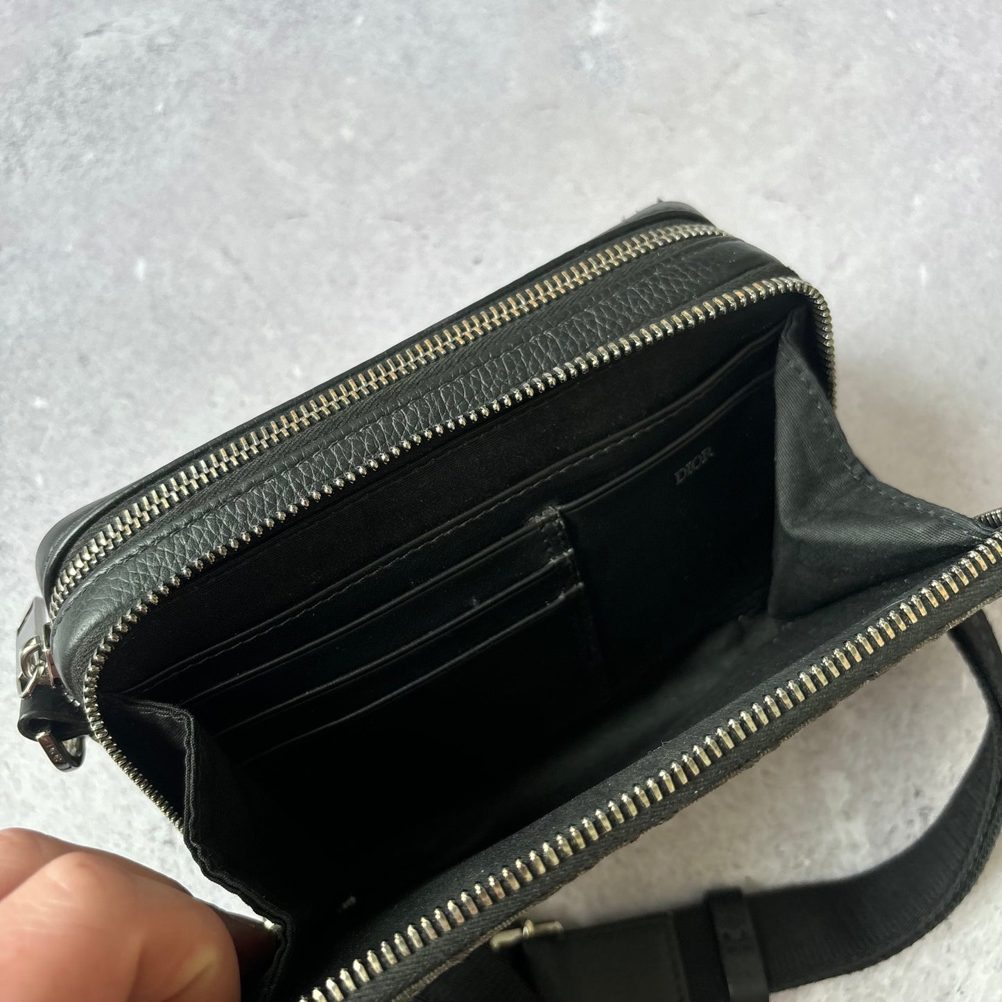 Dior Oblique Jacquard Pouch
Bag