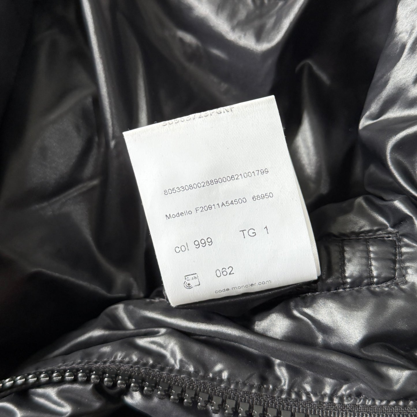 Moncler Ecrins Puffer Jacket - Size 1