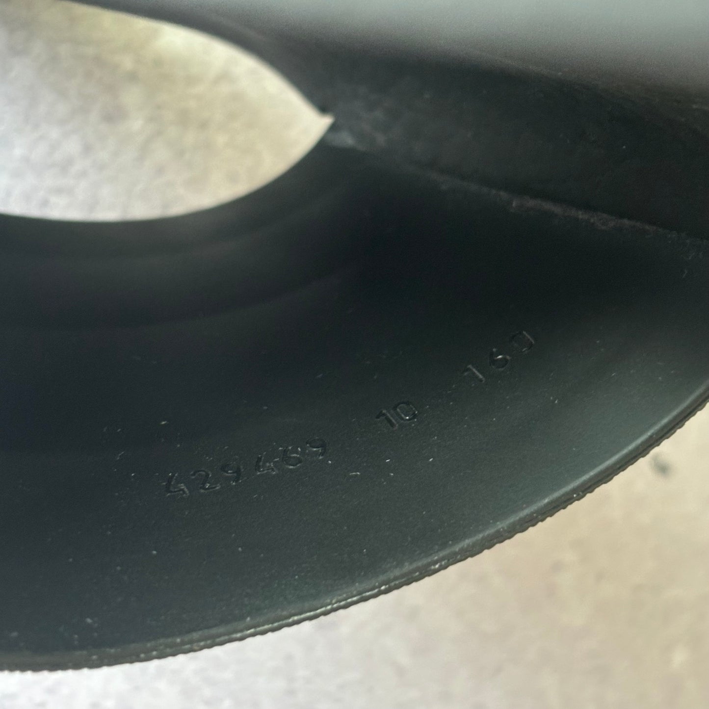 Gucci Sliders - UK 10