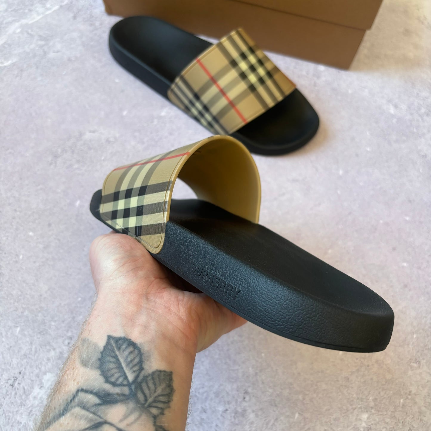 Burberry Sliders - UK 10