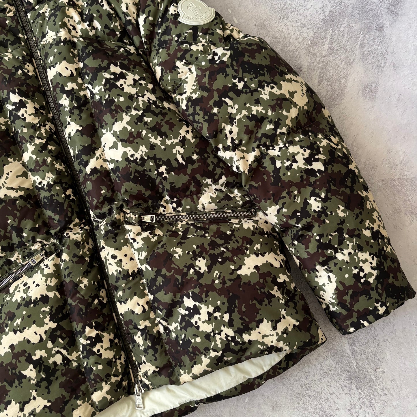 Moncler Blanc Puffer Jacket - Size 2