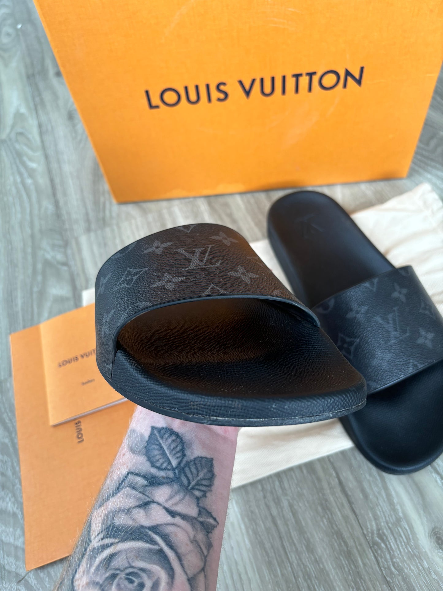 Louis Vuitton Sliders UK 9.5