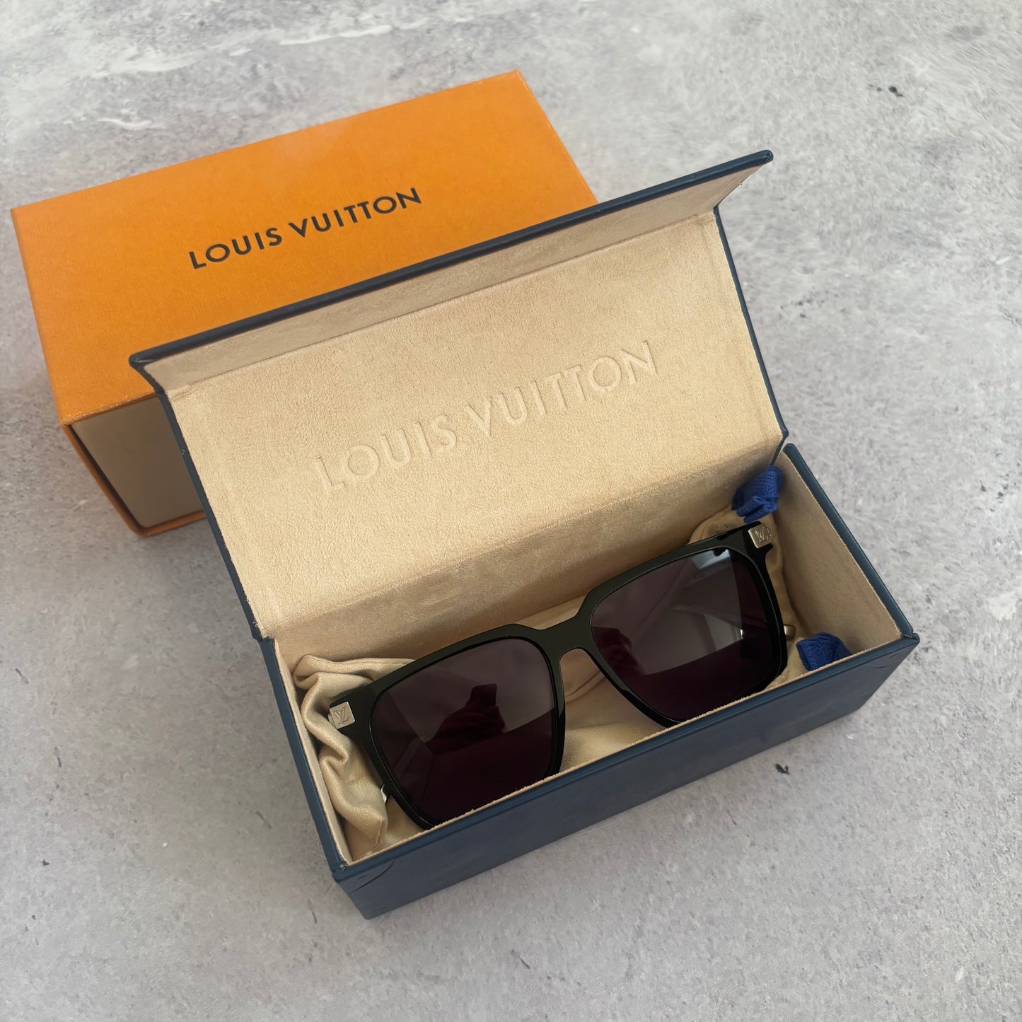 Louis Vuitton Rise Square Sunglasses