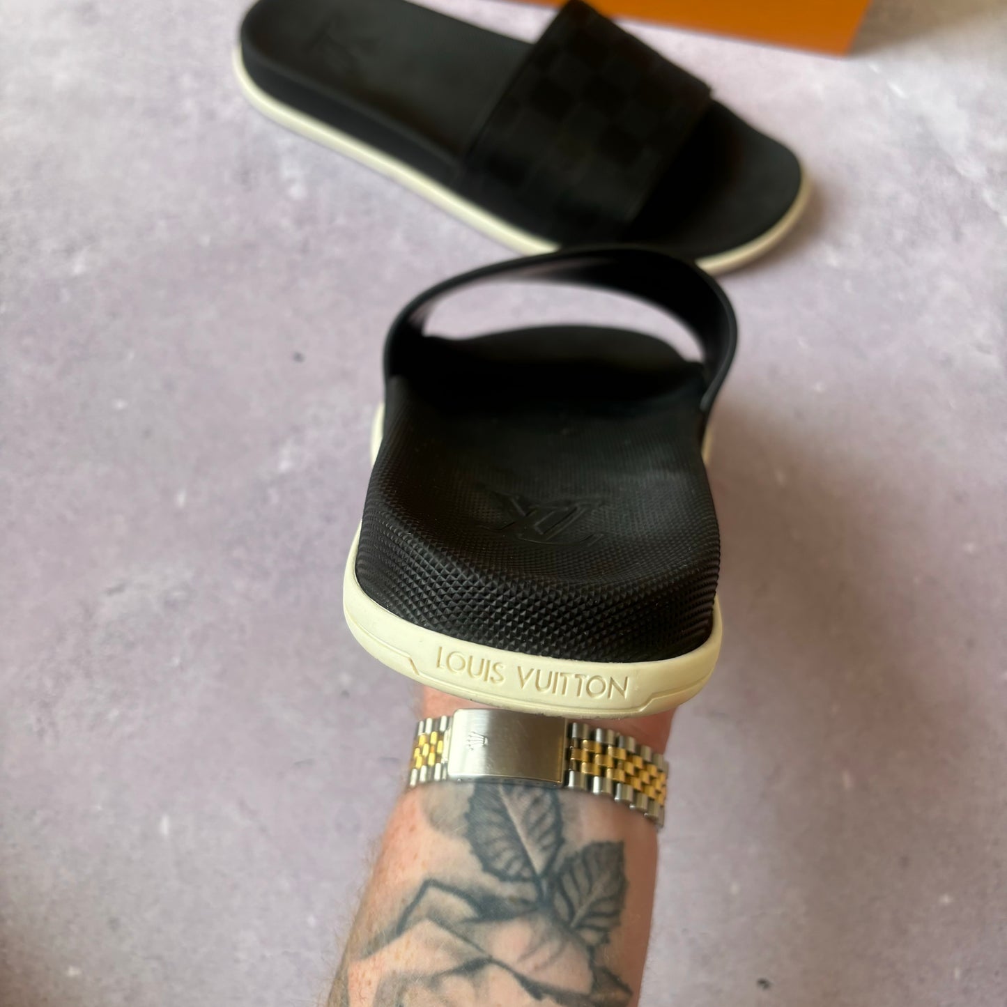 Louis Vuitton Sliders - UK 10