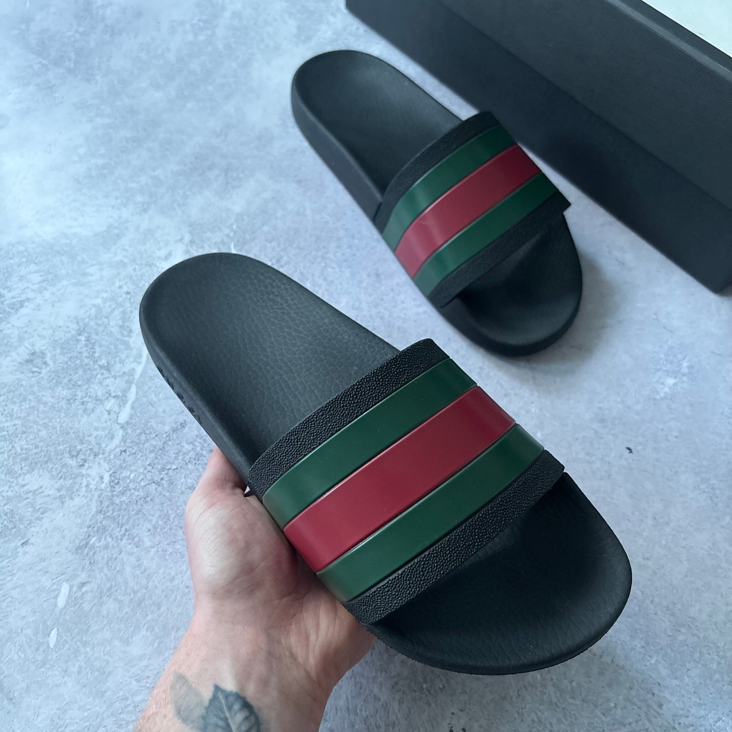 Gucci Pursuit Sliders - UK 8