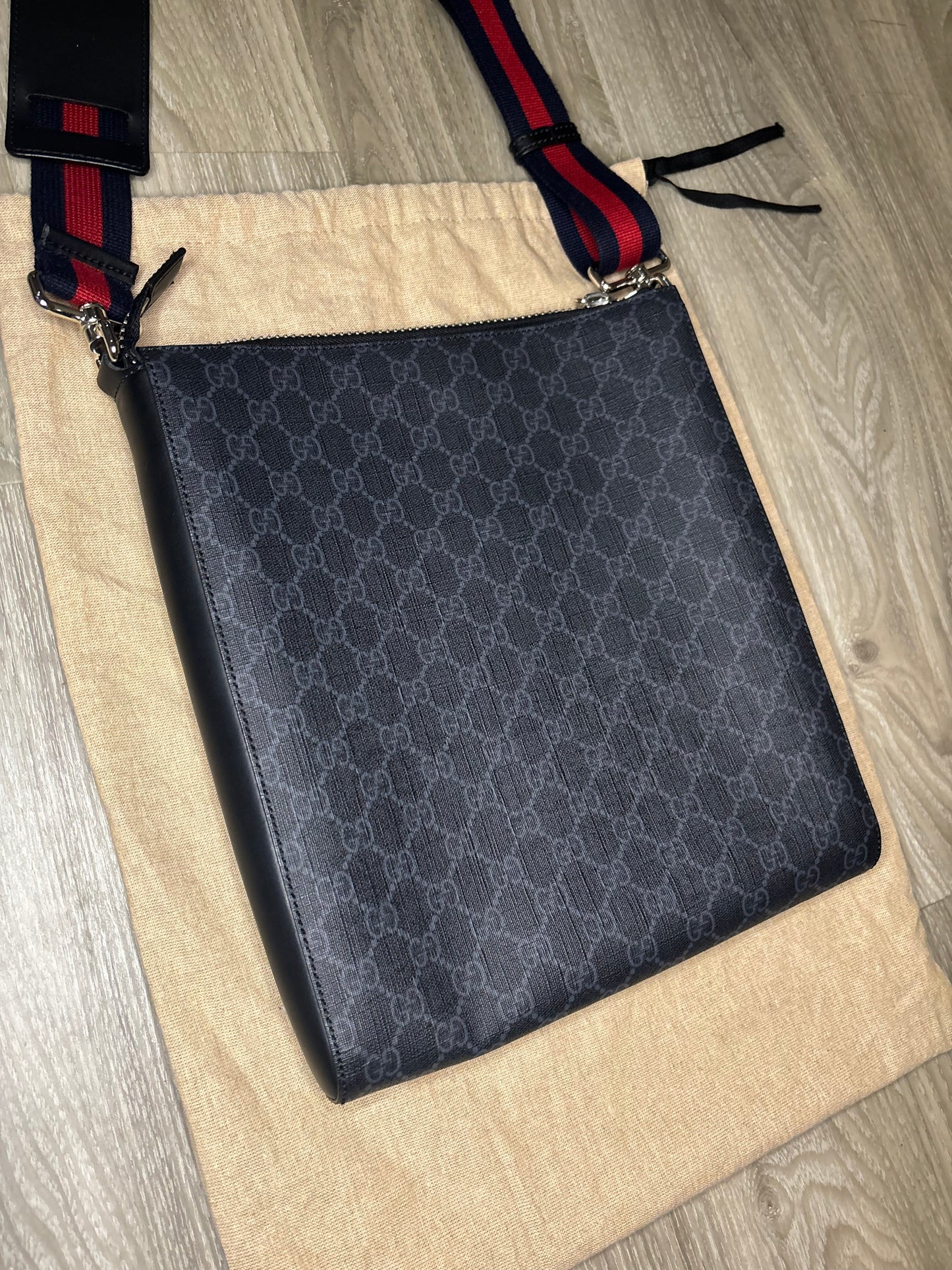 Gucci Messenger Bag (Large)