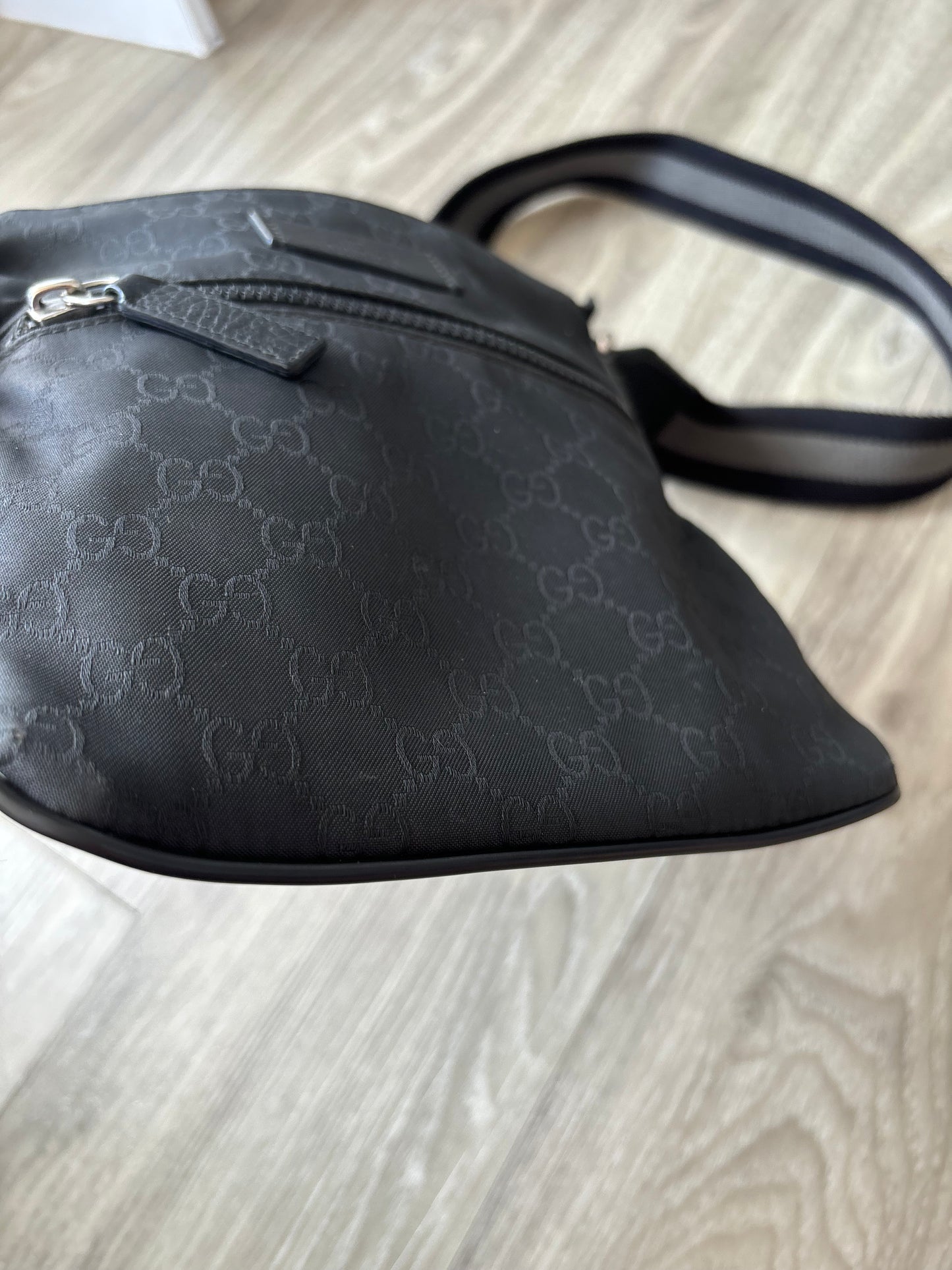 Gucci Messenger Bag (Black)