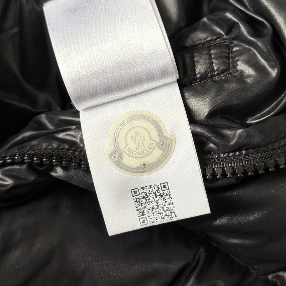 Moncler Ecrins Puffer Jacket - Size 1