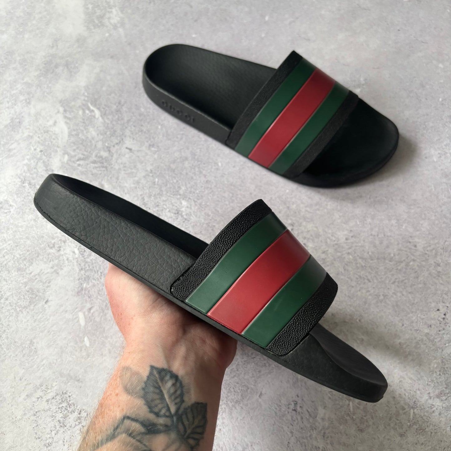Gucci Pursuit Sliders - UK 7