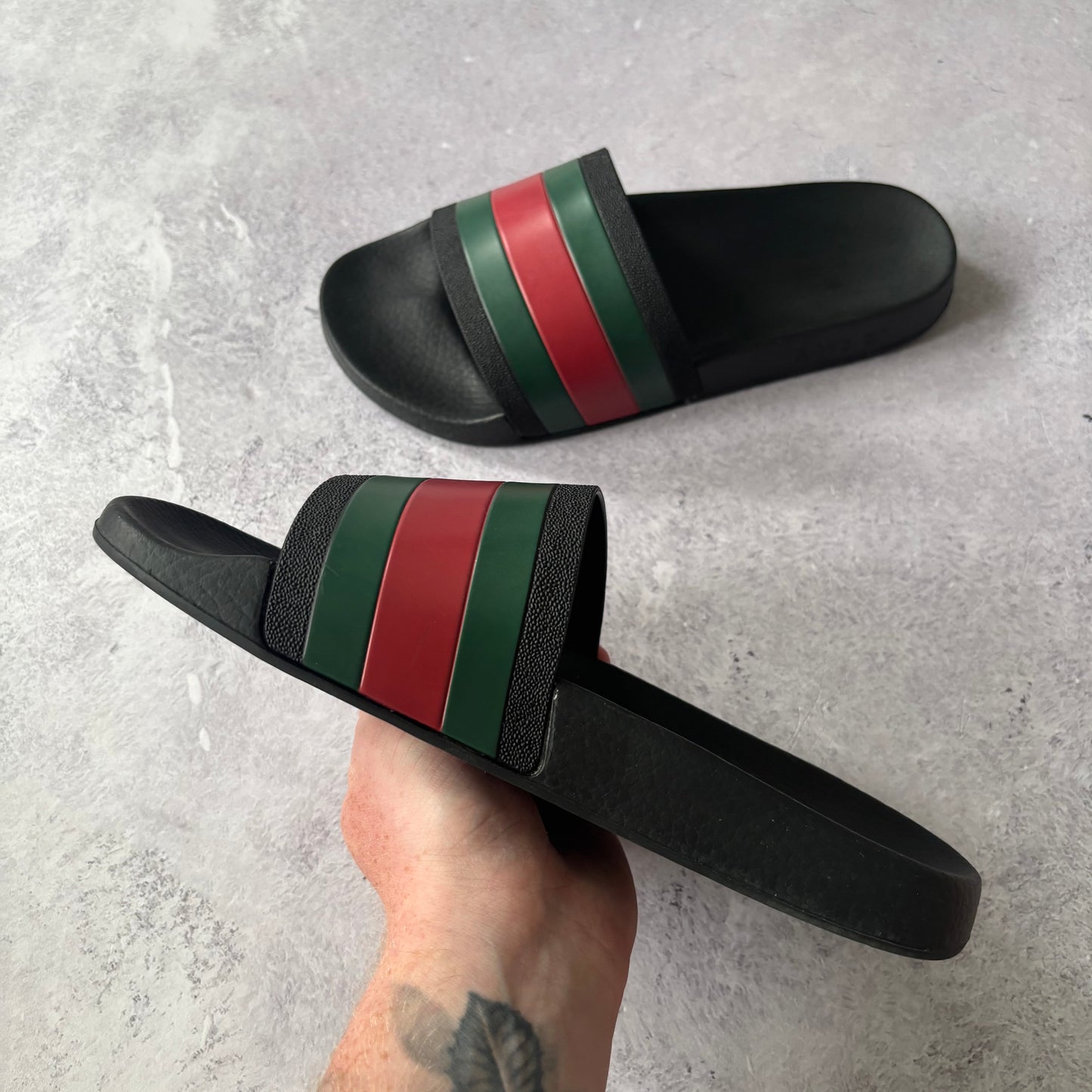 Gucci Pursuit Sliders - UK 7