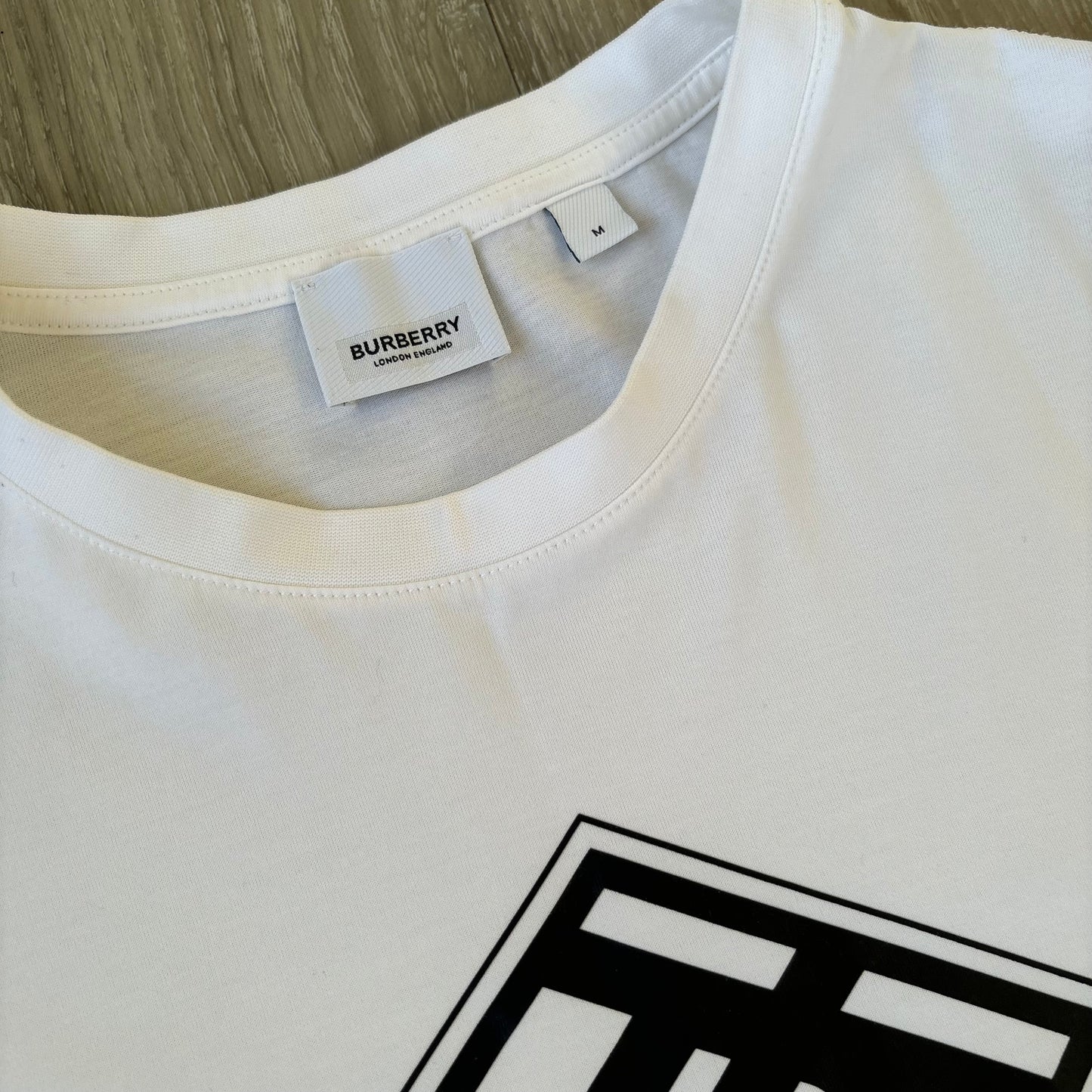 Burberry T-Shirt Size L