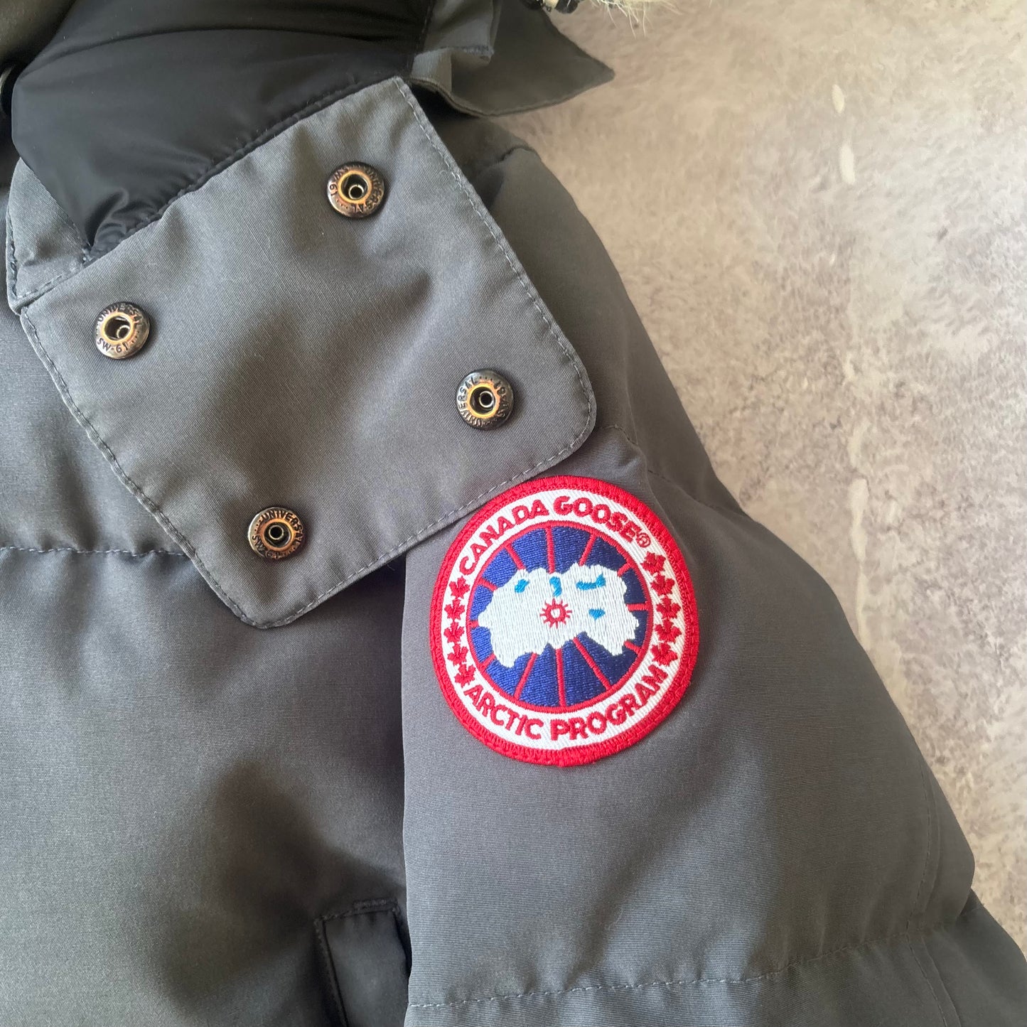 Canada Goose Wyndham Parka - Large
