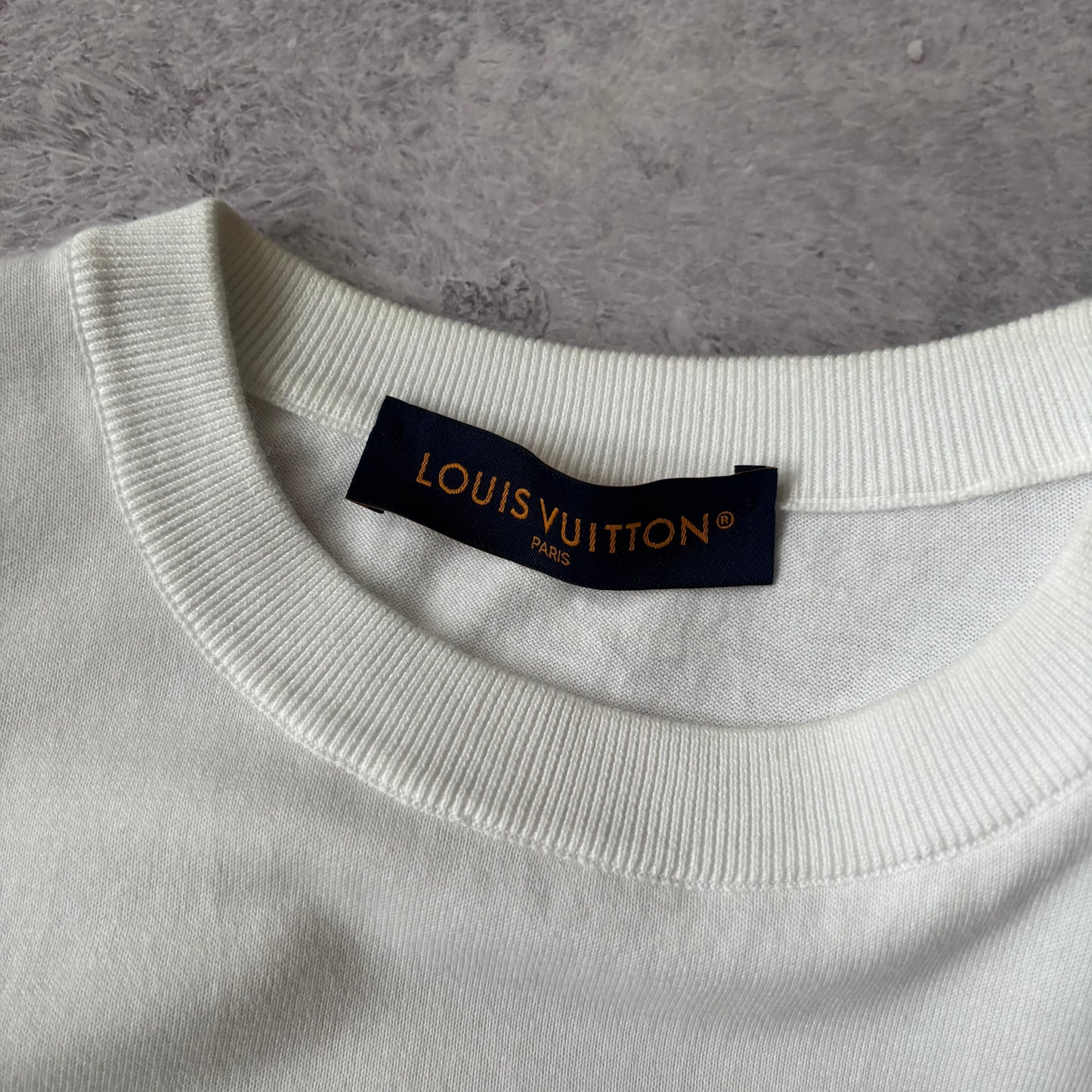Louis Vuitton T-Shirt - XS