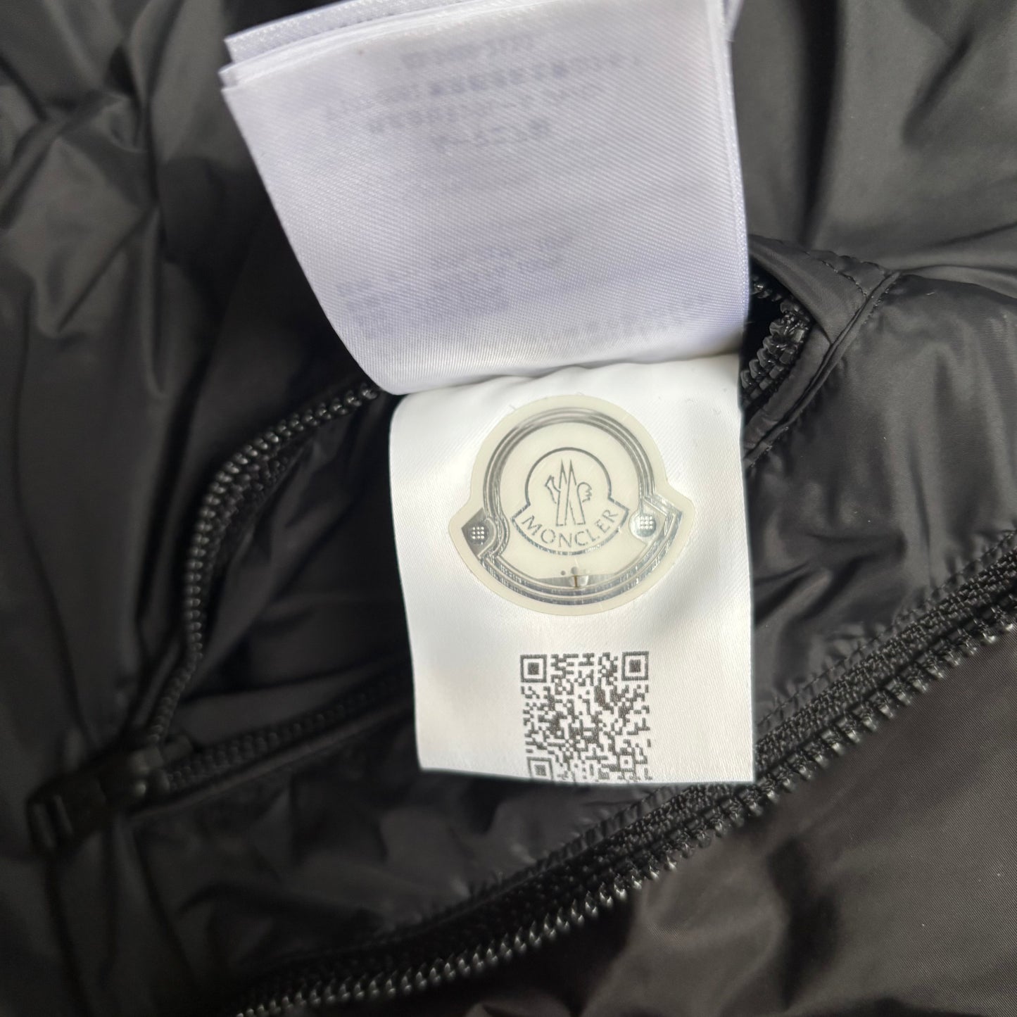 Moncler Dabos Puffer Jacket - Size 4