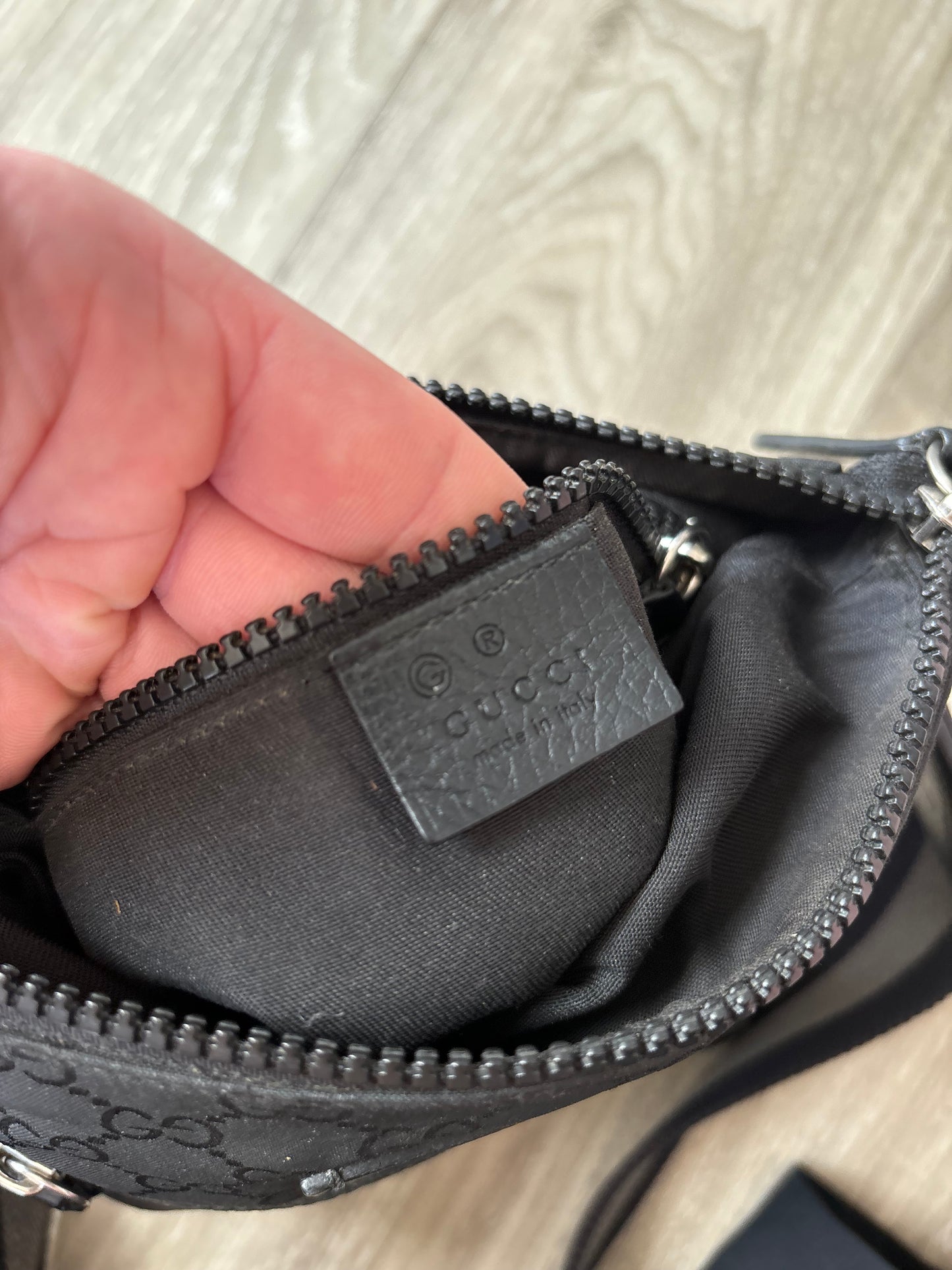 Gucci Messenger Bag (Black)