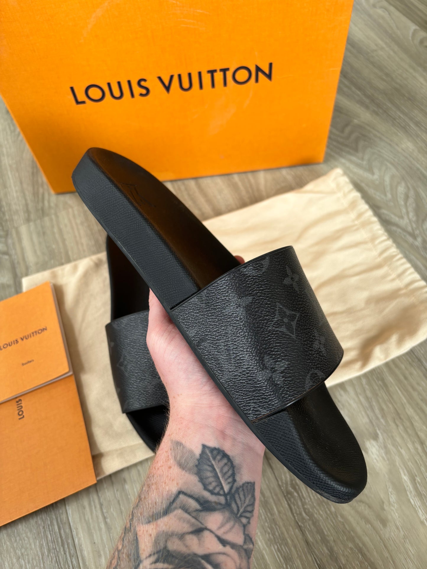 Louis Vuitton Sliders UK 9.5