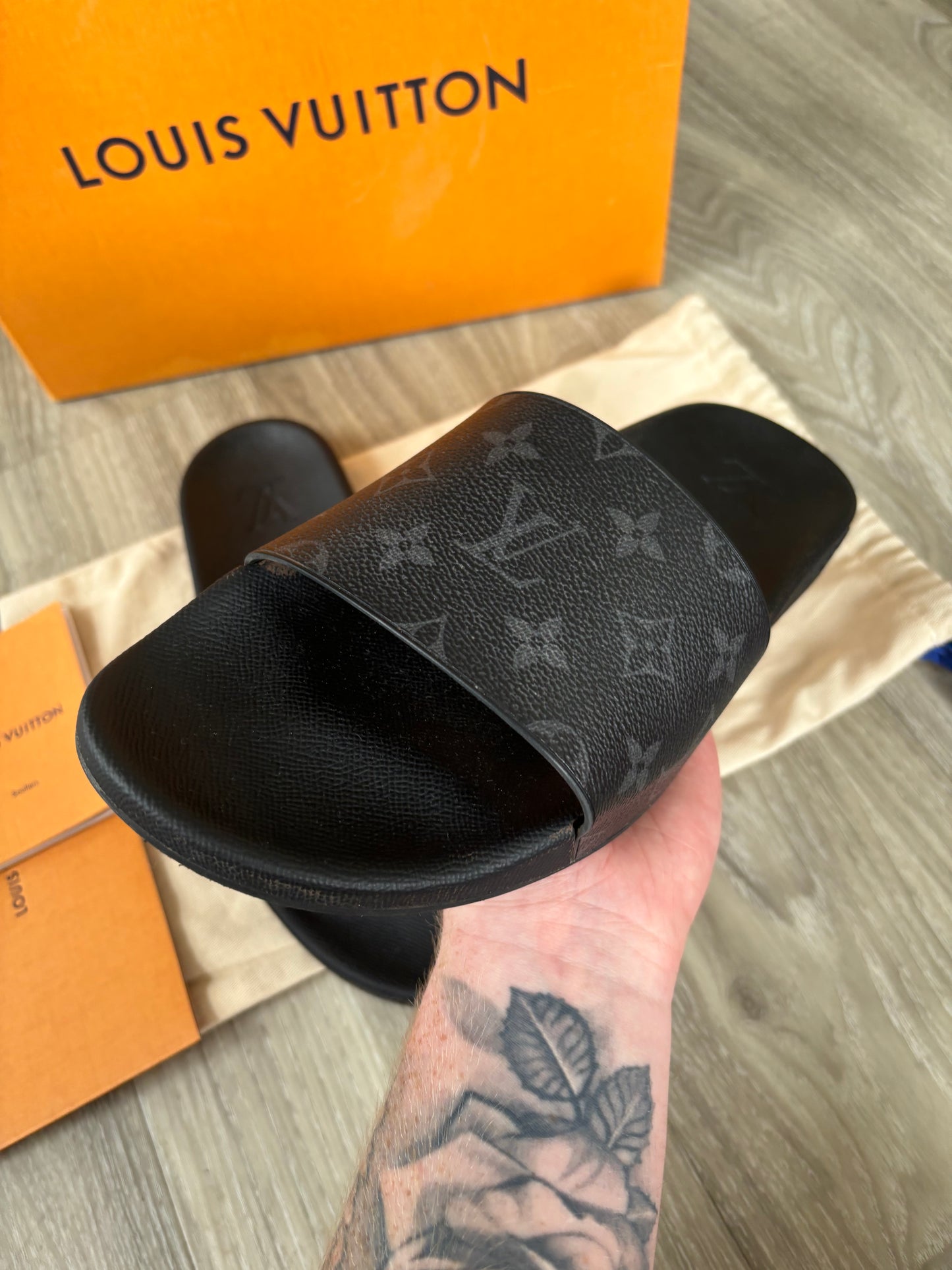 Louis Vuitton Sliders UK 9.5