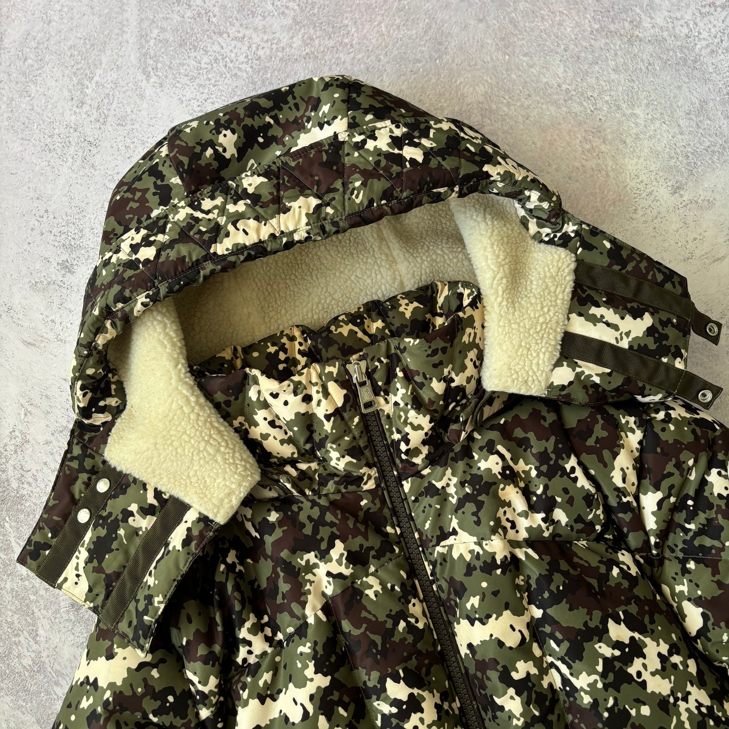 Moncler Blanc Puffer Jacket - Size 2