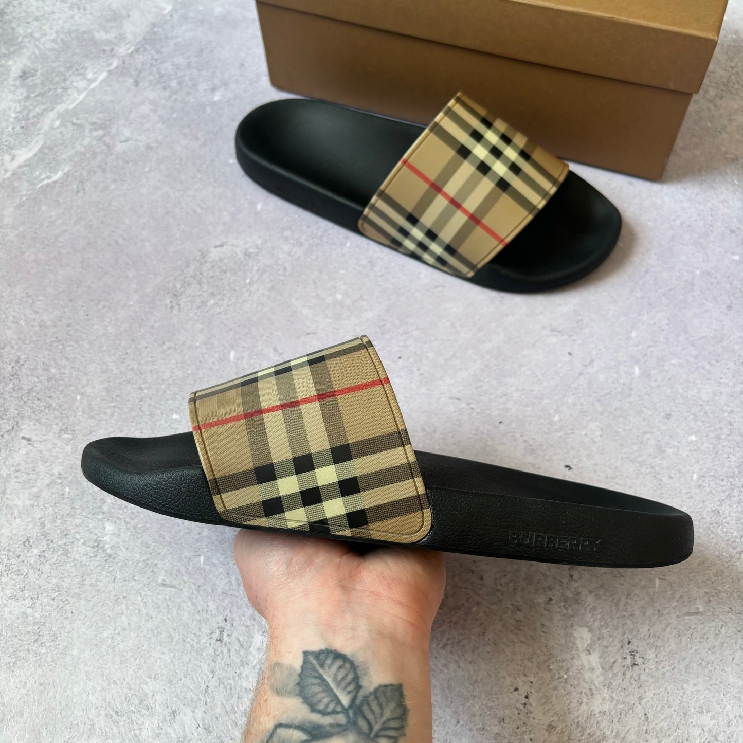 Burberry Sliders - UK 10