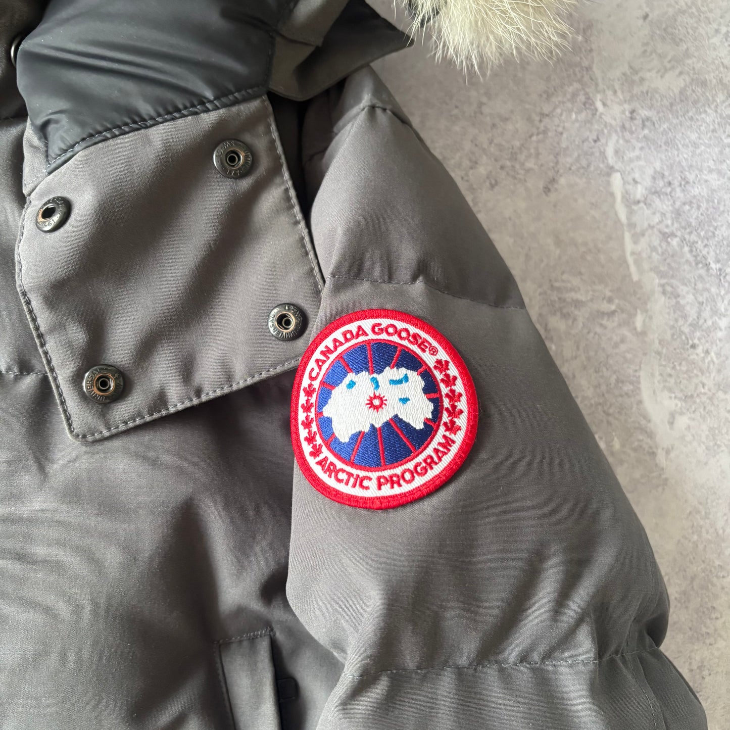 Canada Goose Wyndham Parka - Large