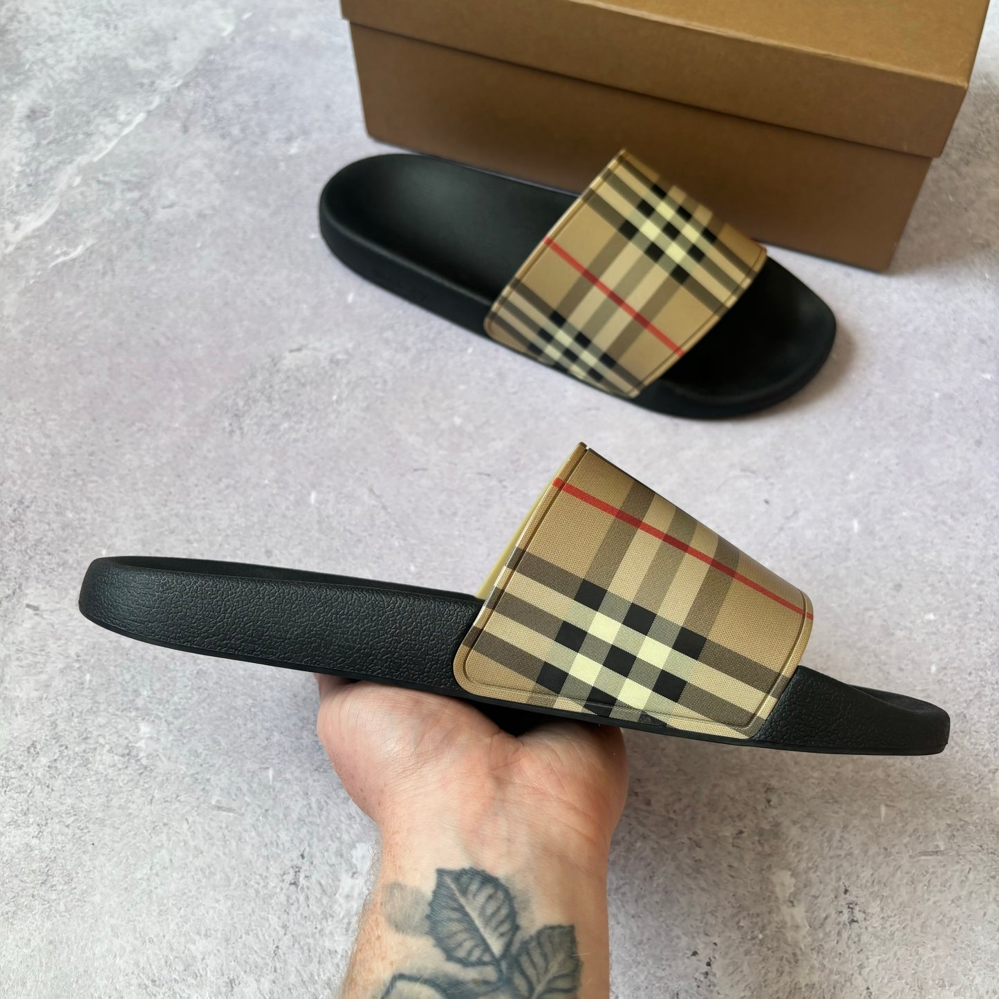 Burberry Sliders - UK 10